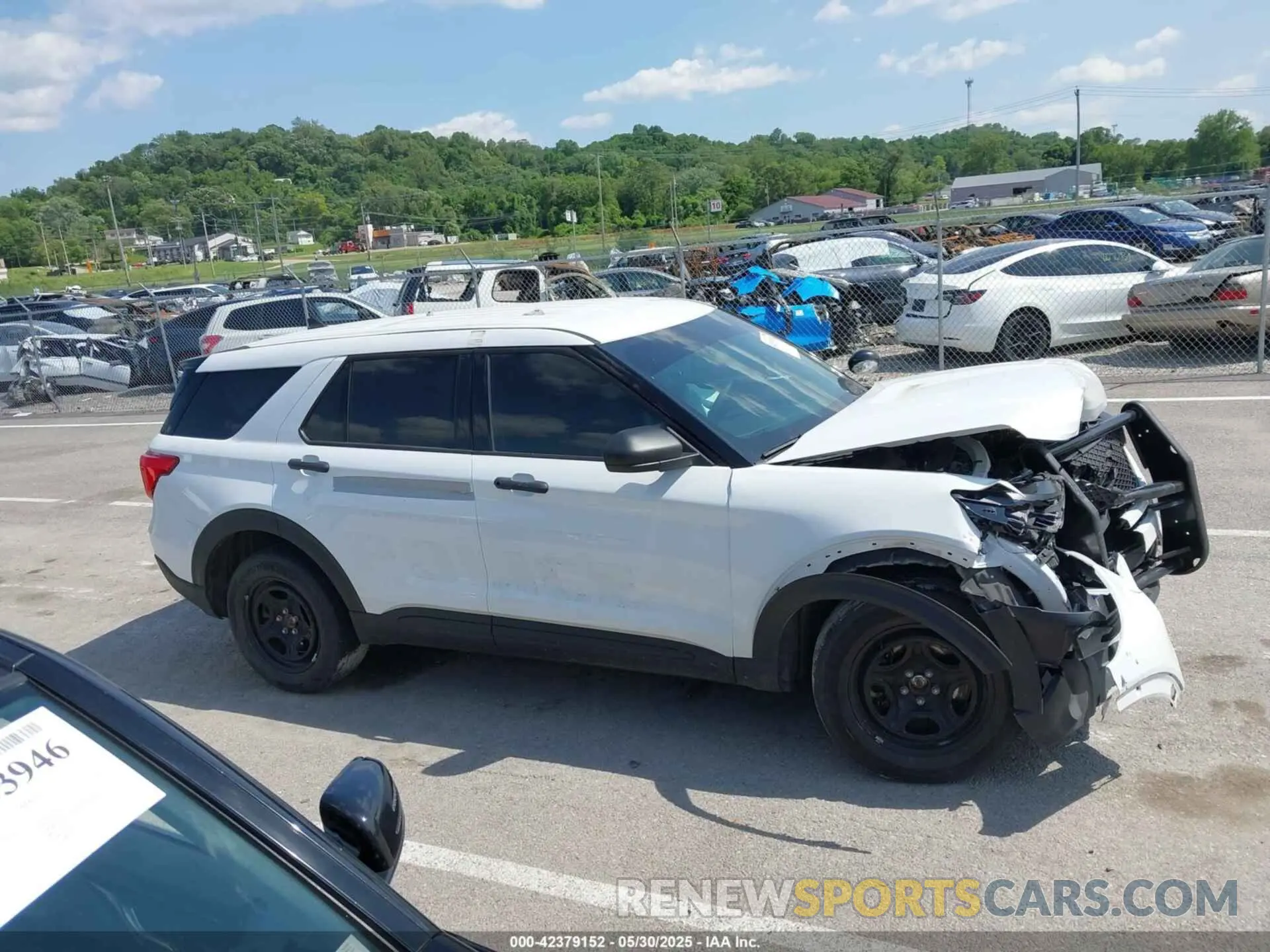 13 Photograph of a damaged car 1FM5K8AB4PGA84030 FORD POLICE INTERCEPTOR 2023