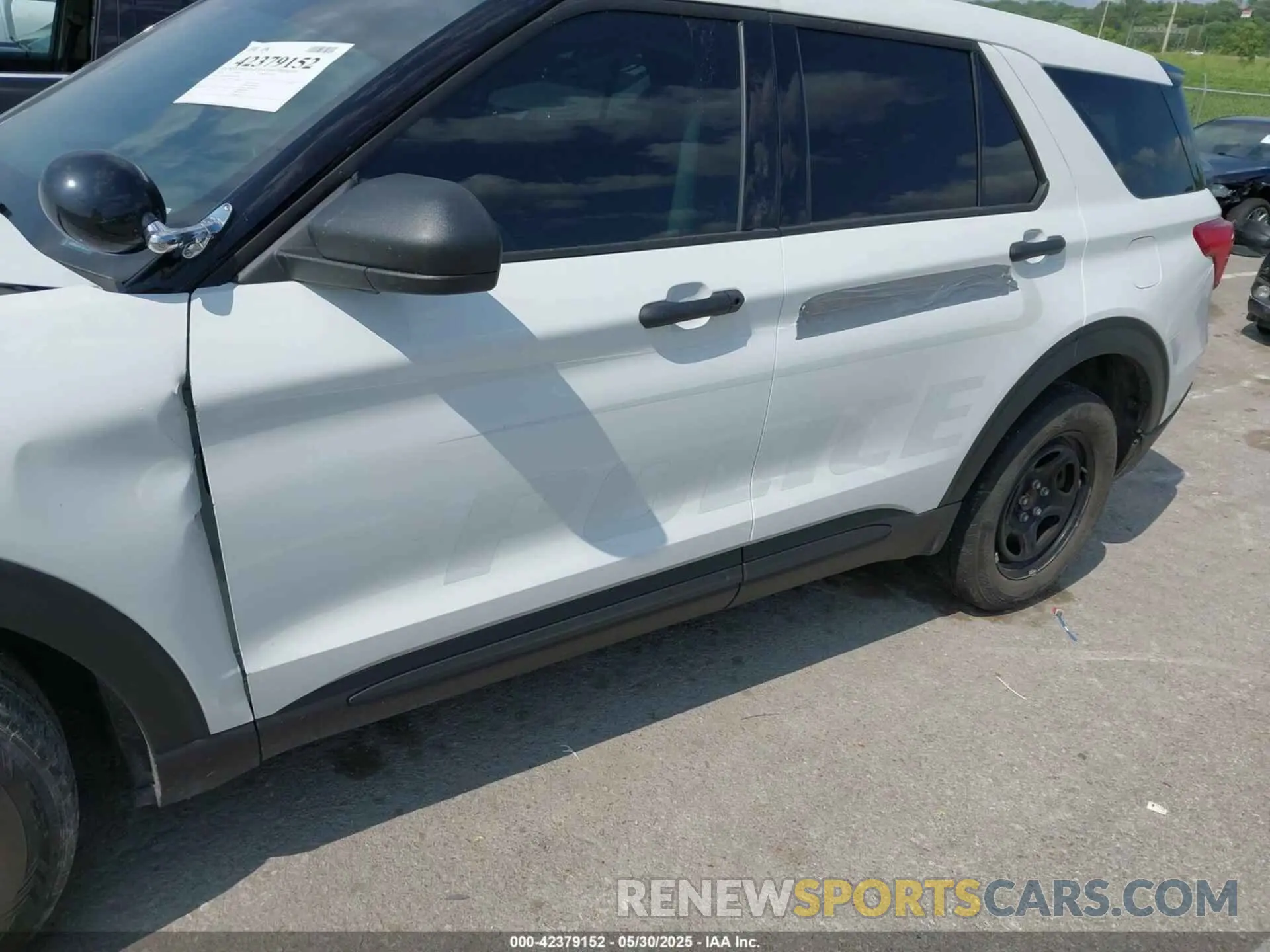 17 Photograph of a damaged car 1FM5K8AB4PGA84030 FORD POLICE INTERCEPTOR 2023