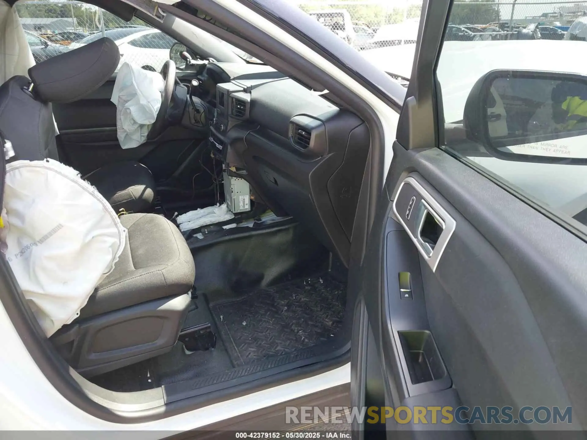 5 Photograph of a damaged car 1FM5K8AB4PGA84030 FORD POLICE INTERCEPTOR 2023