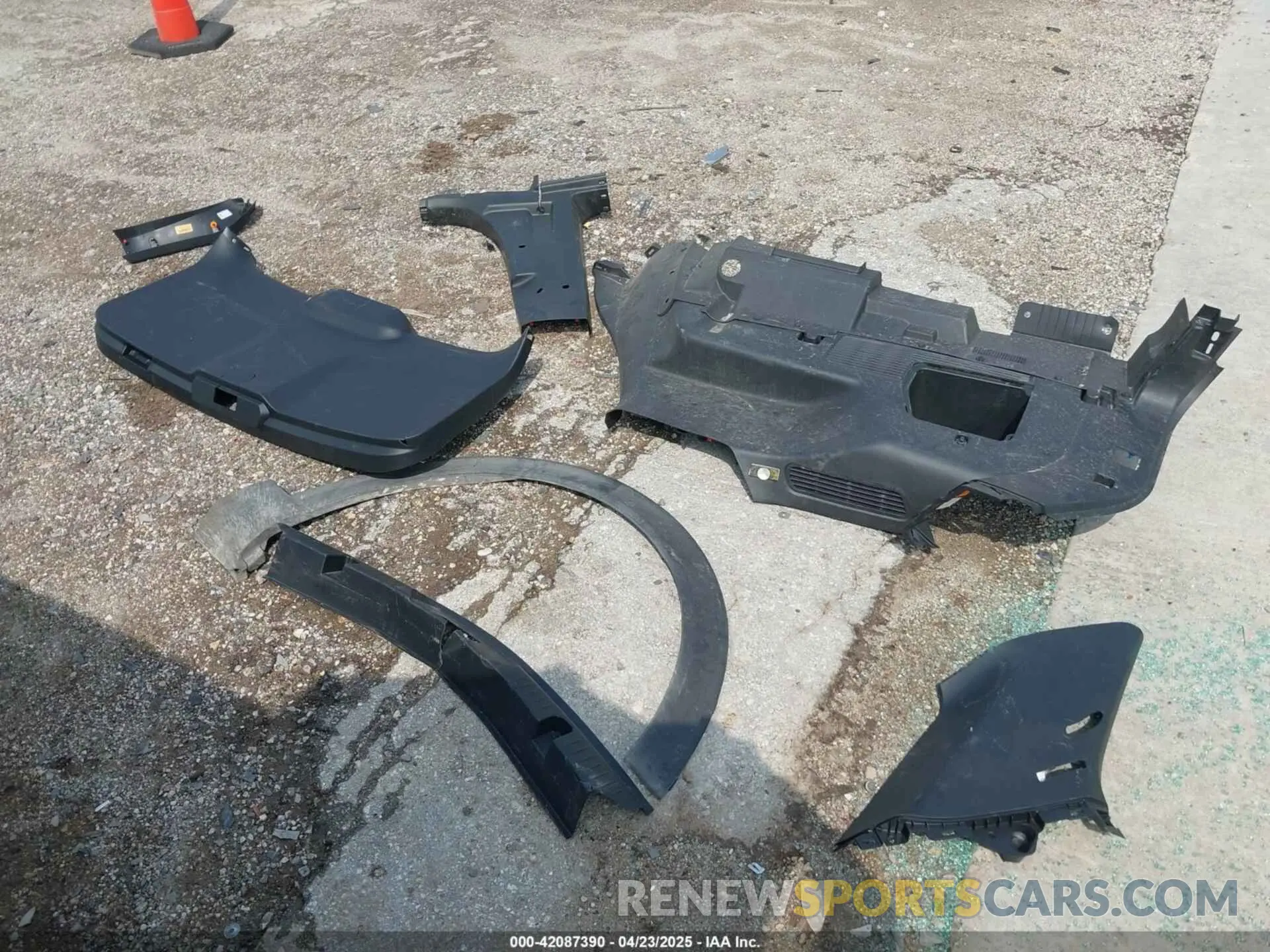 12 Photograph of a damaged car 1FM5K8AB5PGC00433 FORD POLICE INTERCEPTOR 2023
