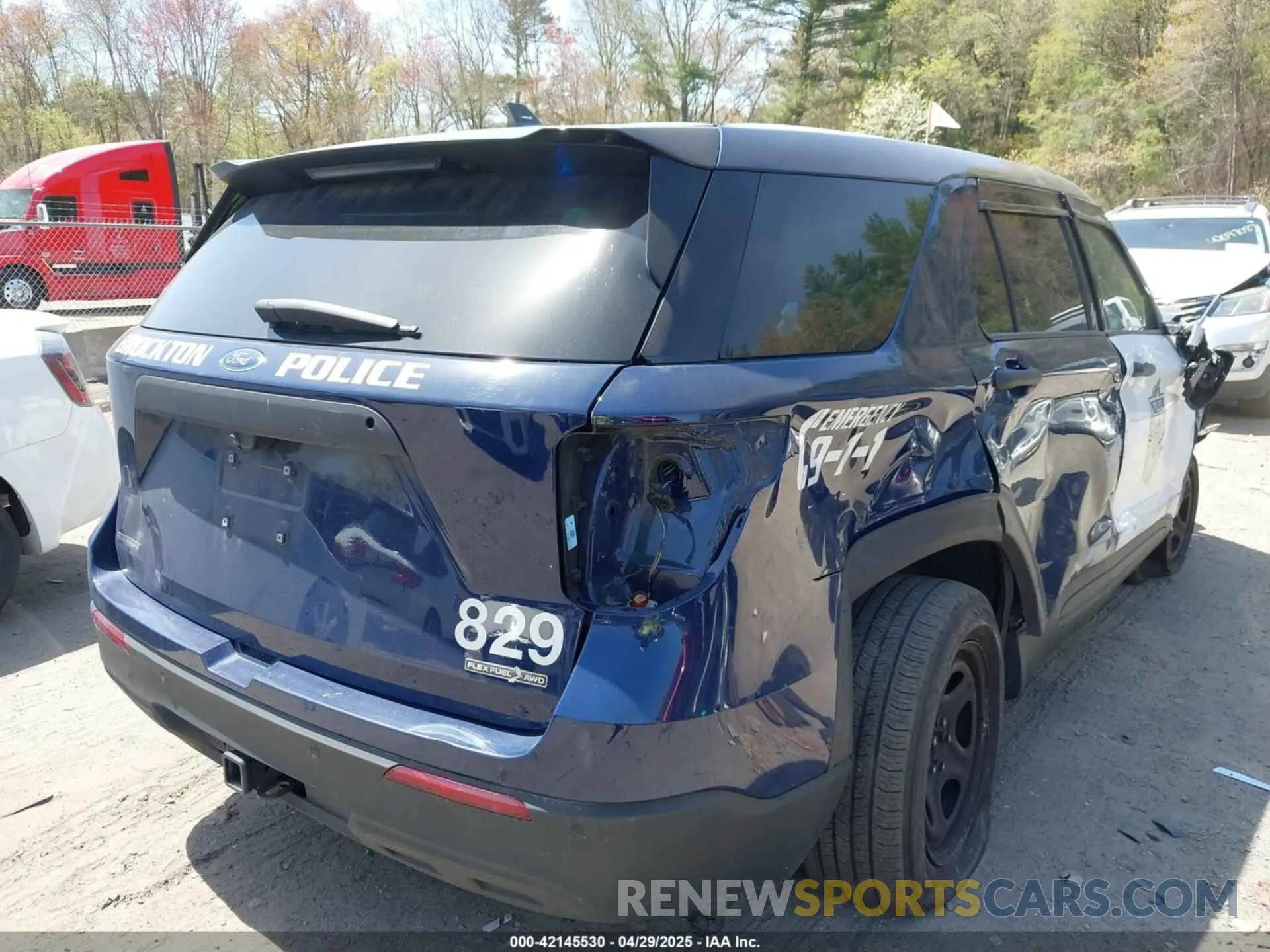 4 Photograph of a damaged car 1FM5K8ABXPGA01376 FORD POLICE INTERCEPTOR 2023