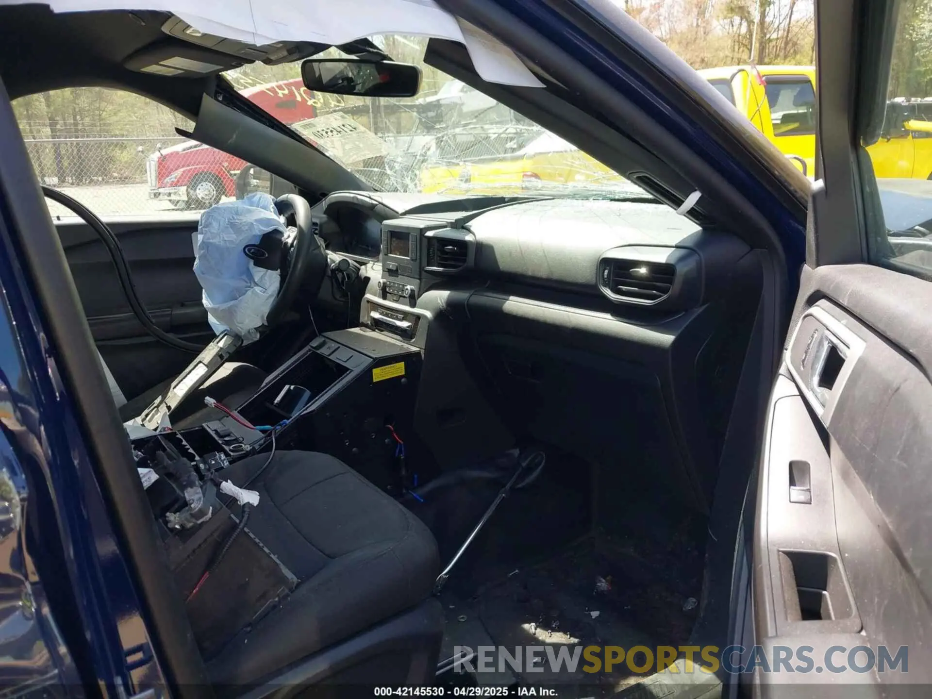 5 Photograph of a damaged car 1FM5K8ABXPGA01376 FORD POLICE INTERCEPTOR 2023