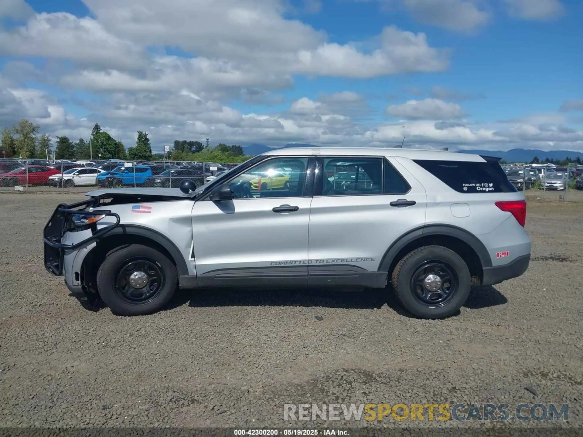 13 Photograph of a damaged car 1FM5K8AWXPNA02509 FORD POLICE INTERCEPTOR 2023
