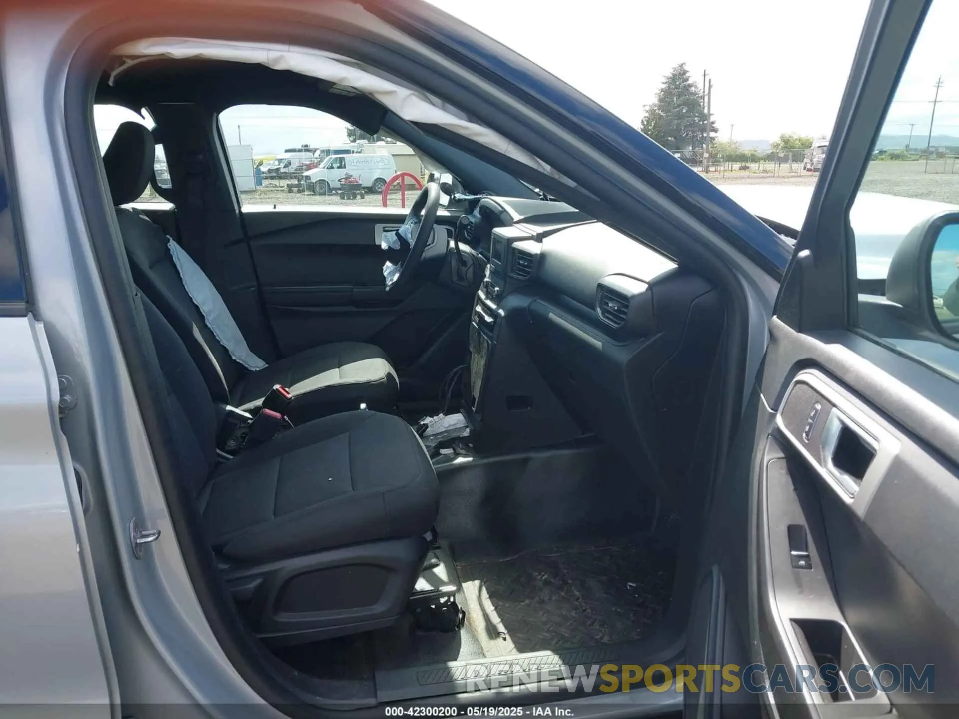 5 Photograph of a damaged car 1FM5K8AWXPNA02509 FORD POLICE INTERCEPTOR 2023