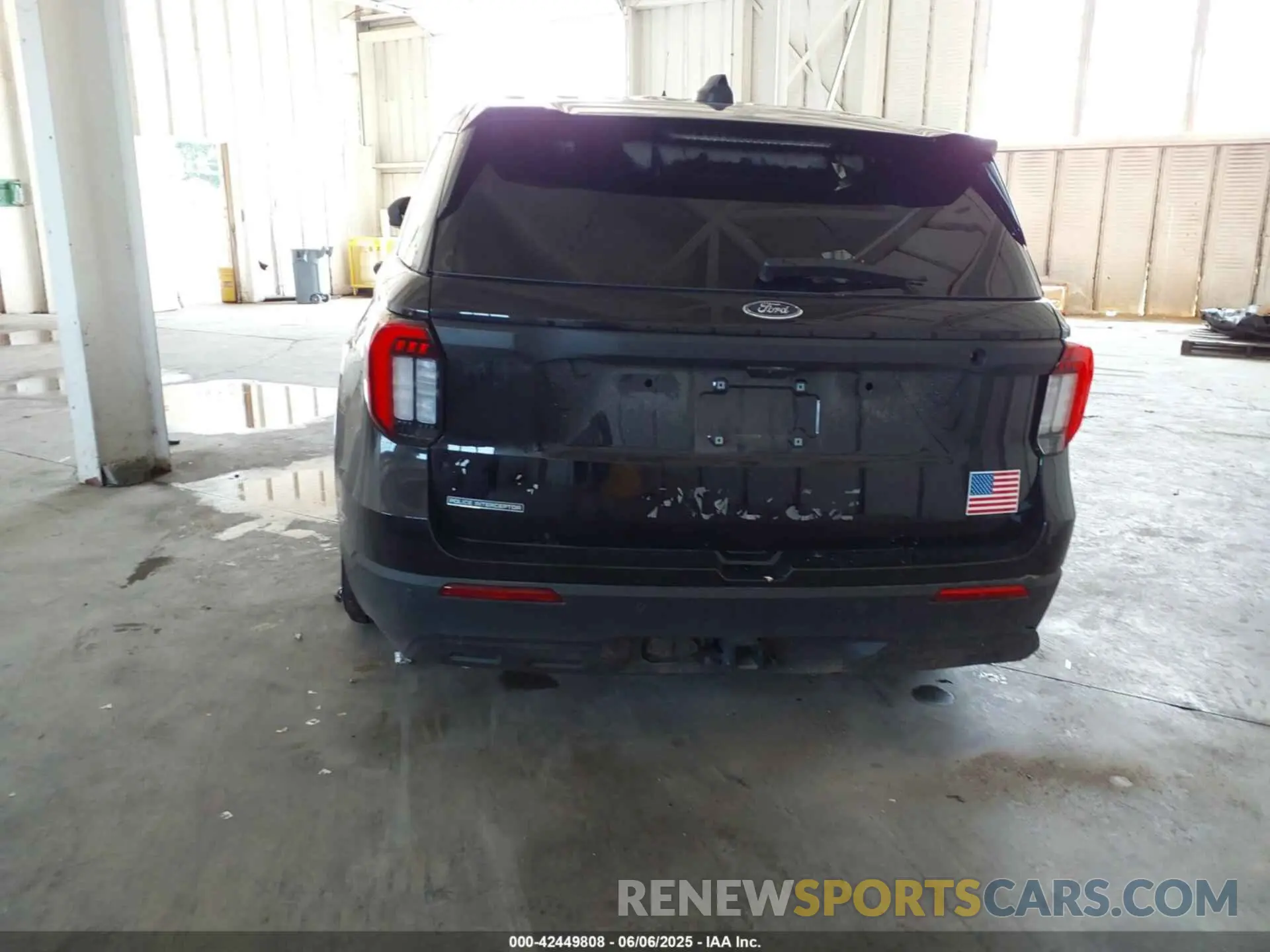 16 Photograph of a damaged car 1FM5K8AB1SGA33769 FORD POLICE INTERCEPTOR 2025