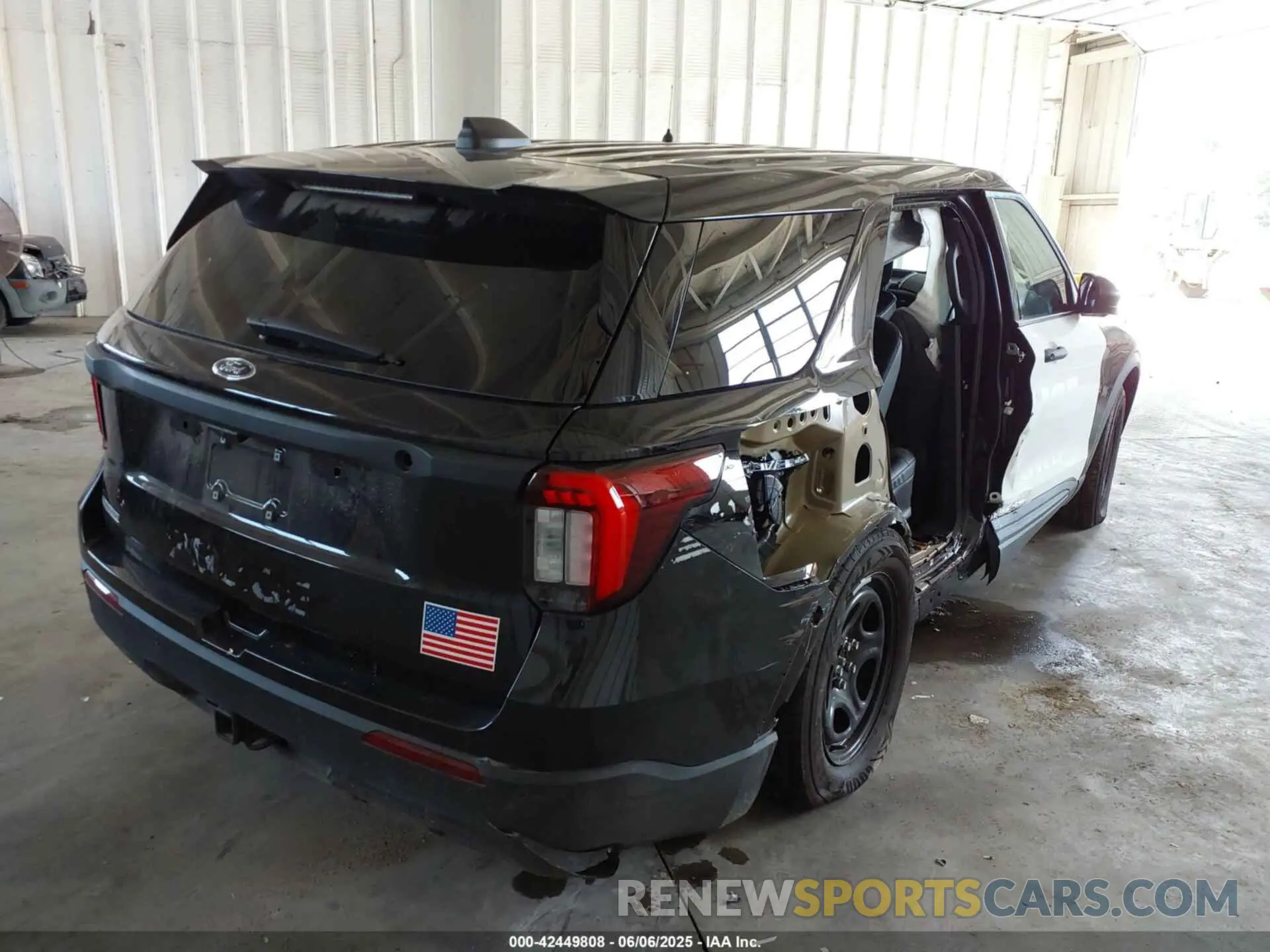 4 Photograph of a damaged car 1FM5K8AB1SGA33769 FORD POLICE INTERCEPTOR 2025