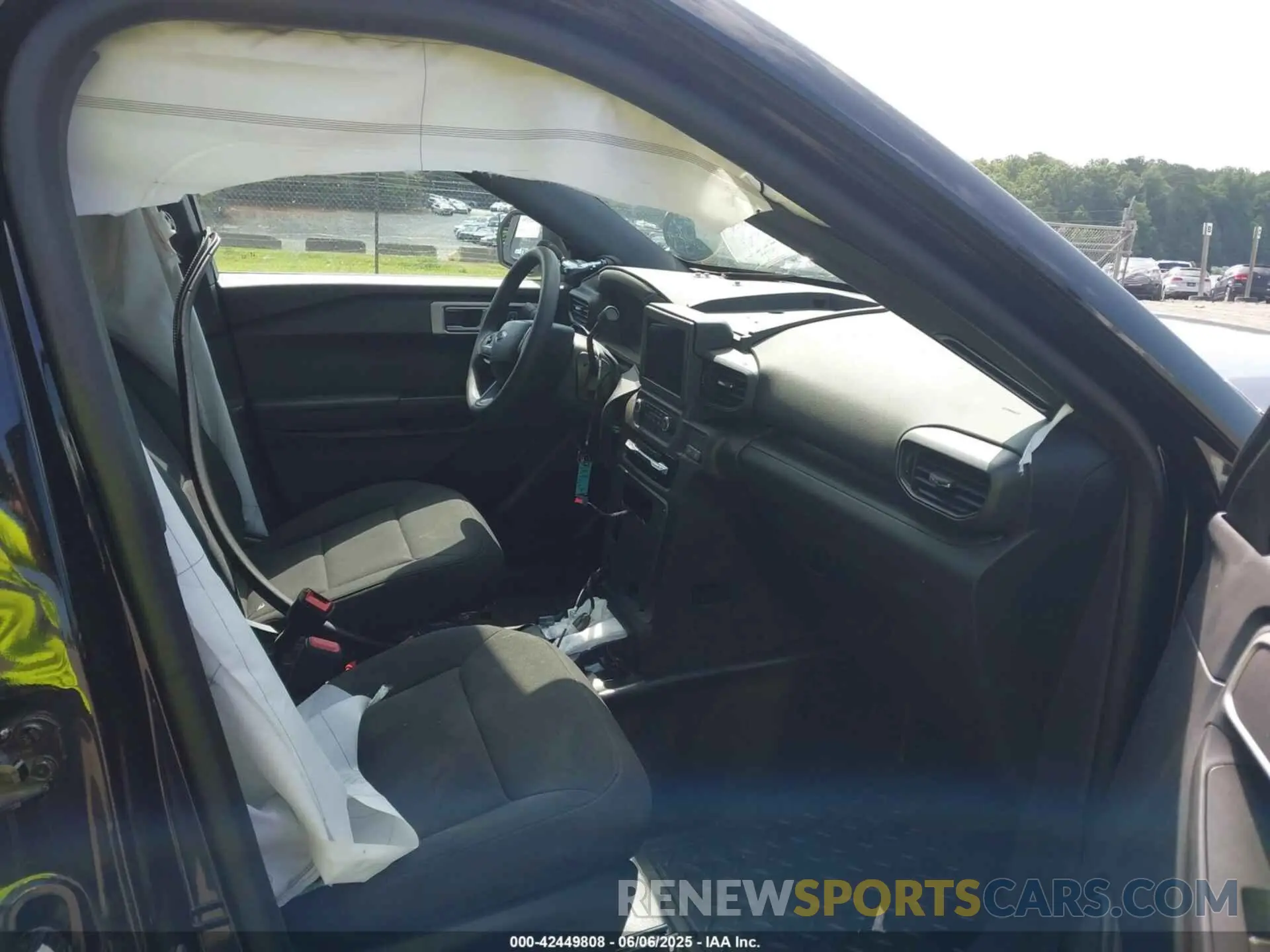 5 Photograph of a damaged car 1FM5K8AB1SGA33769 FORD POLICE INTERCEPTOR 2025