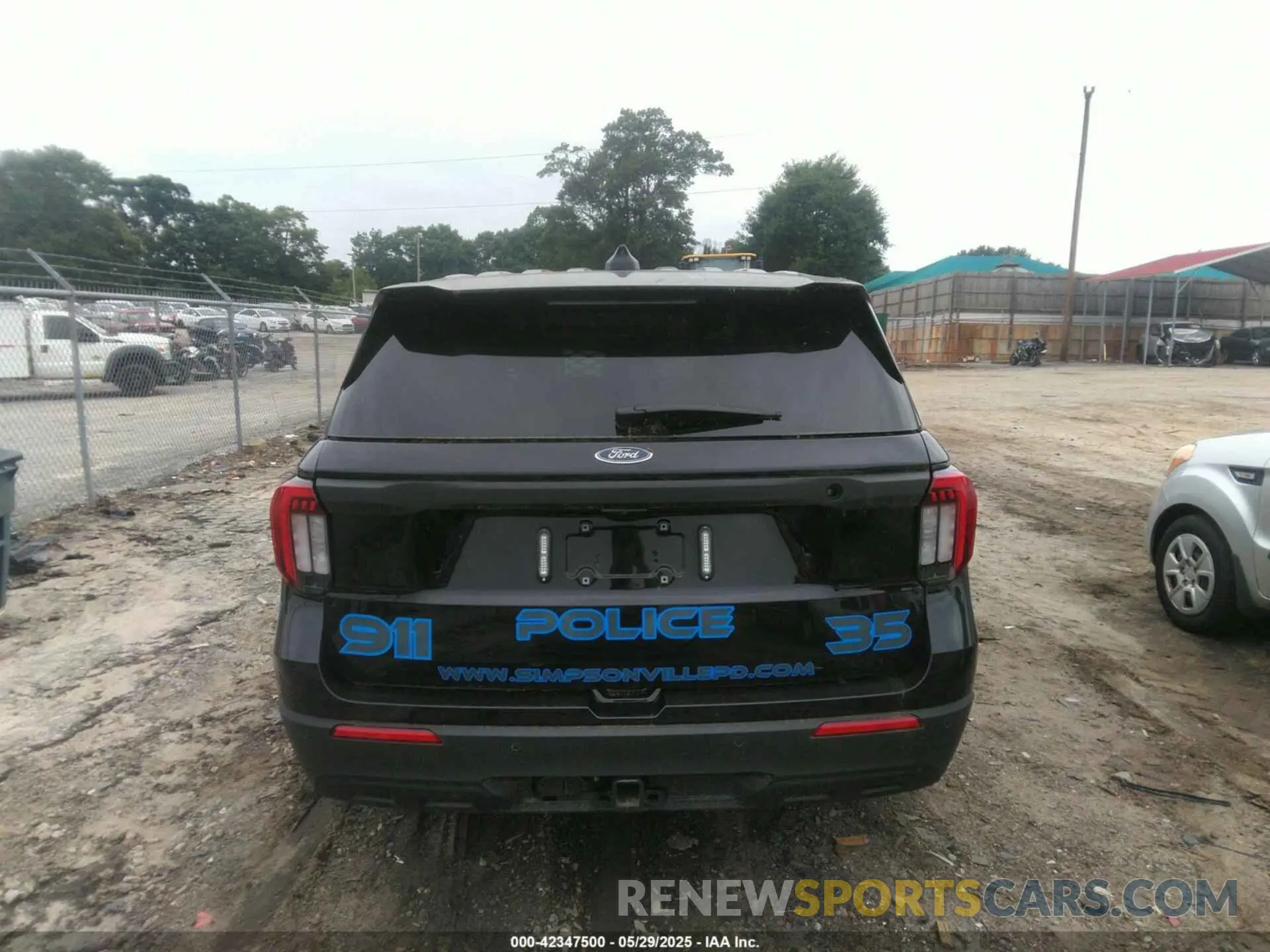 16 Photograph of a damaged car 1FM5K8ABXSGA57374 FORD POLICE INTERCEPTOR 2025
