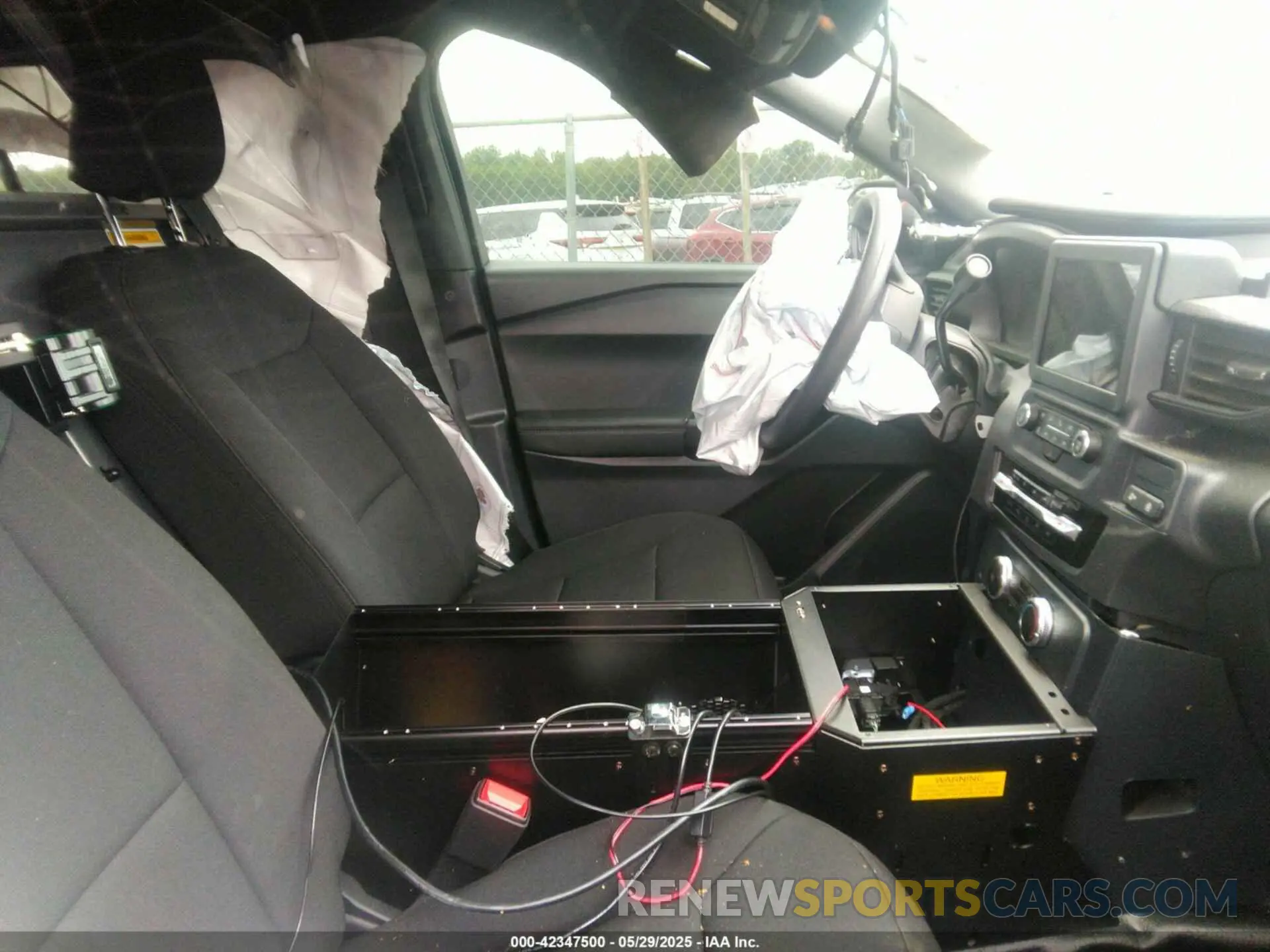 5 Photograph of a damaged car 1FM5K8ABXSGA57374 FORD POLICE INTERCEPTOR 2025