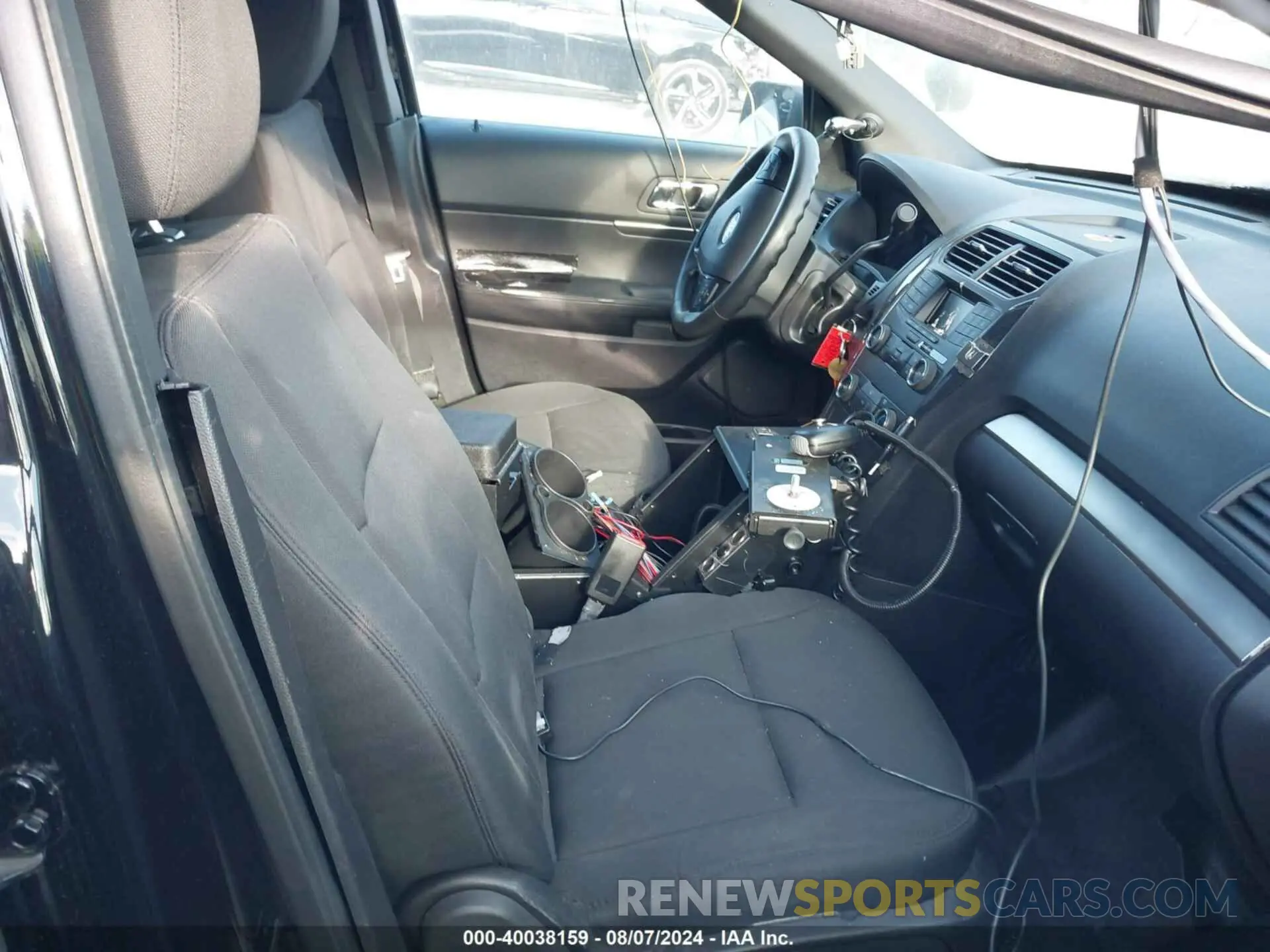 5 Photograph of a damaged car 1FM5K8AR3KGA30935 FORD POLICE INTERCEPTOR UTILITY 2019