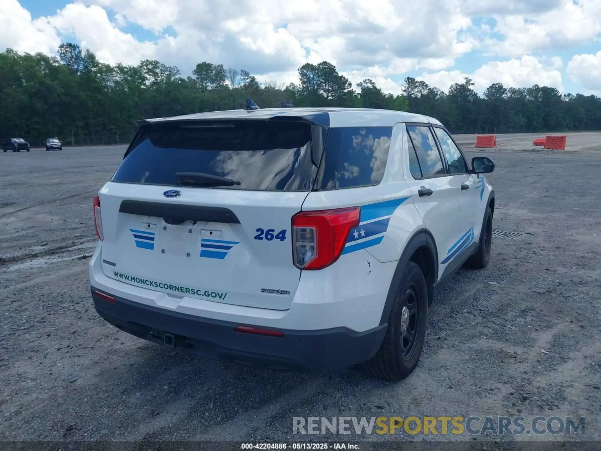 4 Photograph of a damaged car 1FM5K8AB9LGC34904 FORD POLICE INTERCEPTOR UTILITY 2020