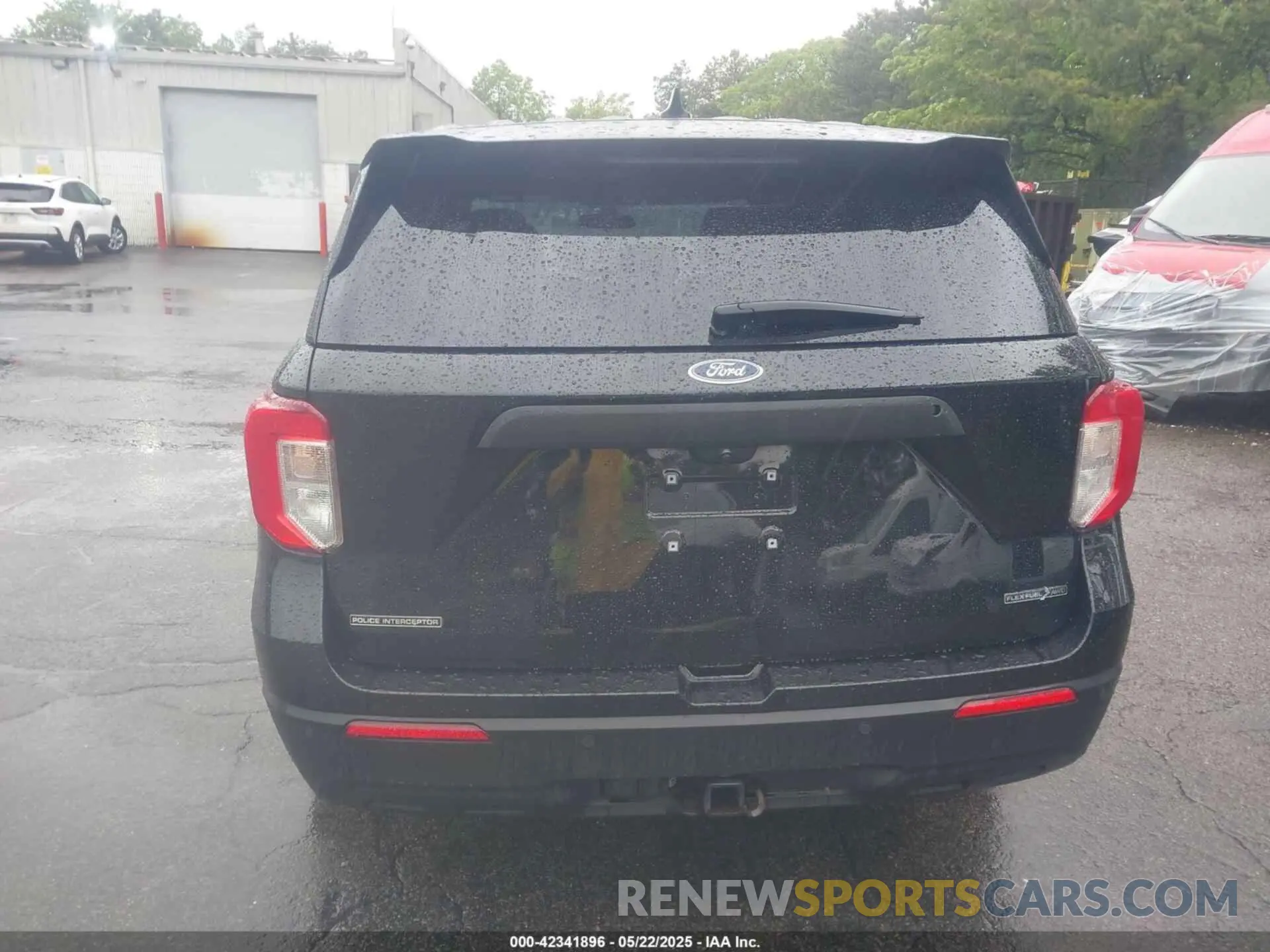 16 Photograph of a damaged car 1FM5K8AB0MGB24809 FORD POLICE INTERCEPTOR UTILITY 2021