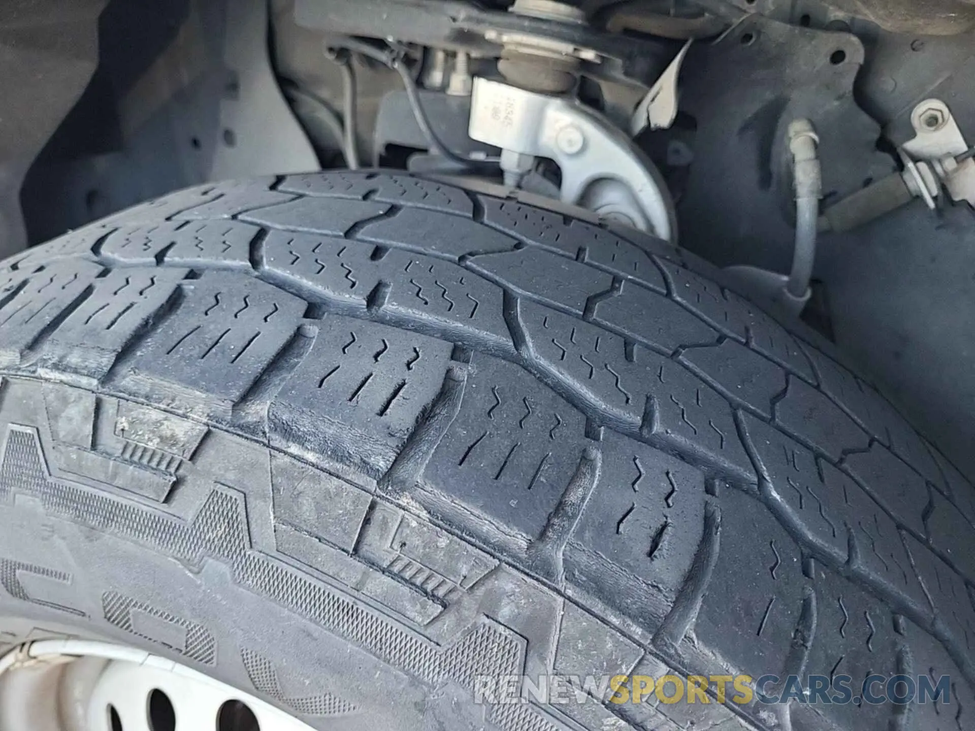 32 Photograph of a damaged car 1FTER1EH4KLA06451 FORD RANGER 2019