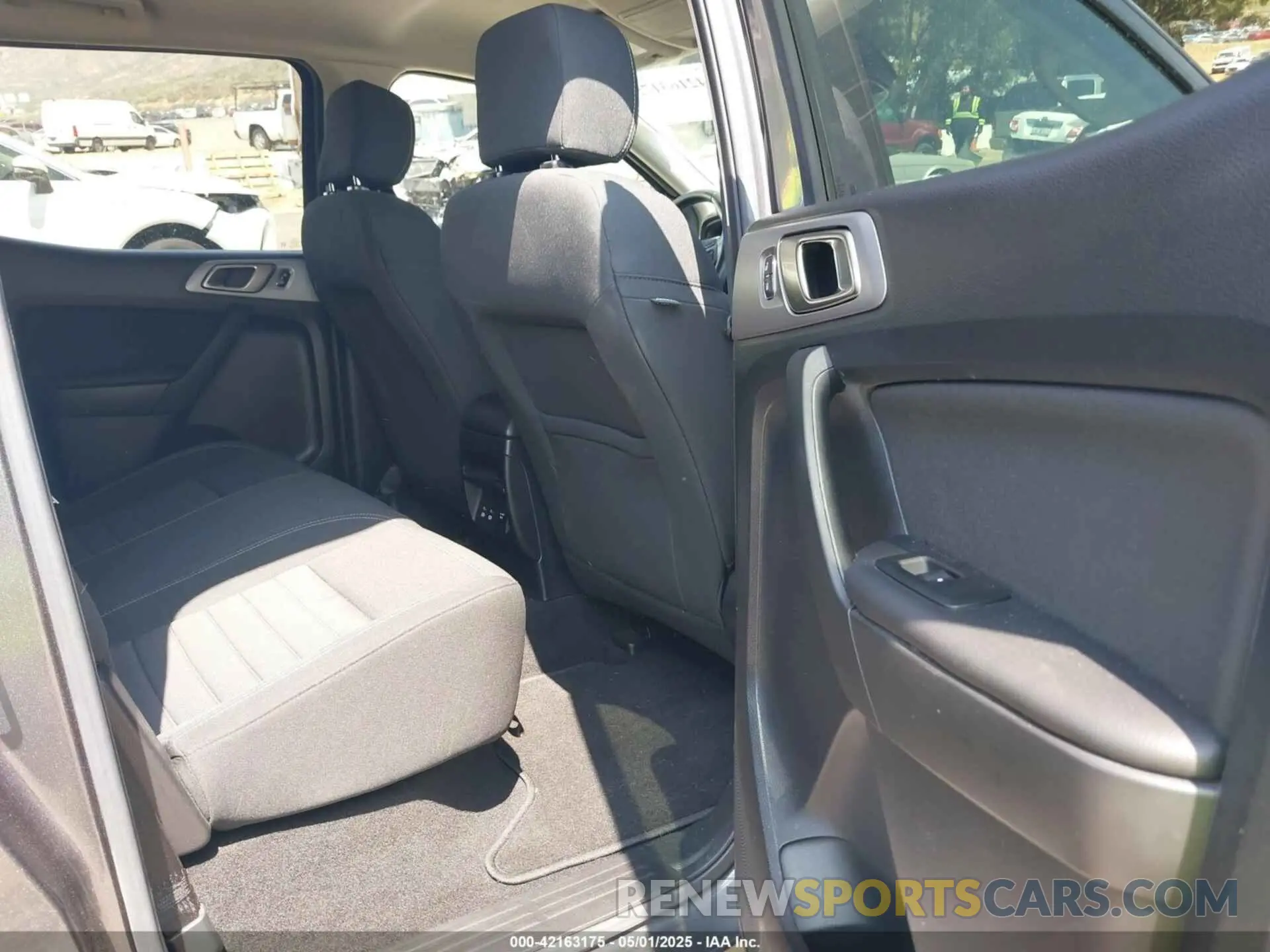8 Photograph of a damaged car 1FTER4EH8KLB22432 FORD RANGER 2019