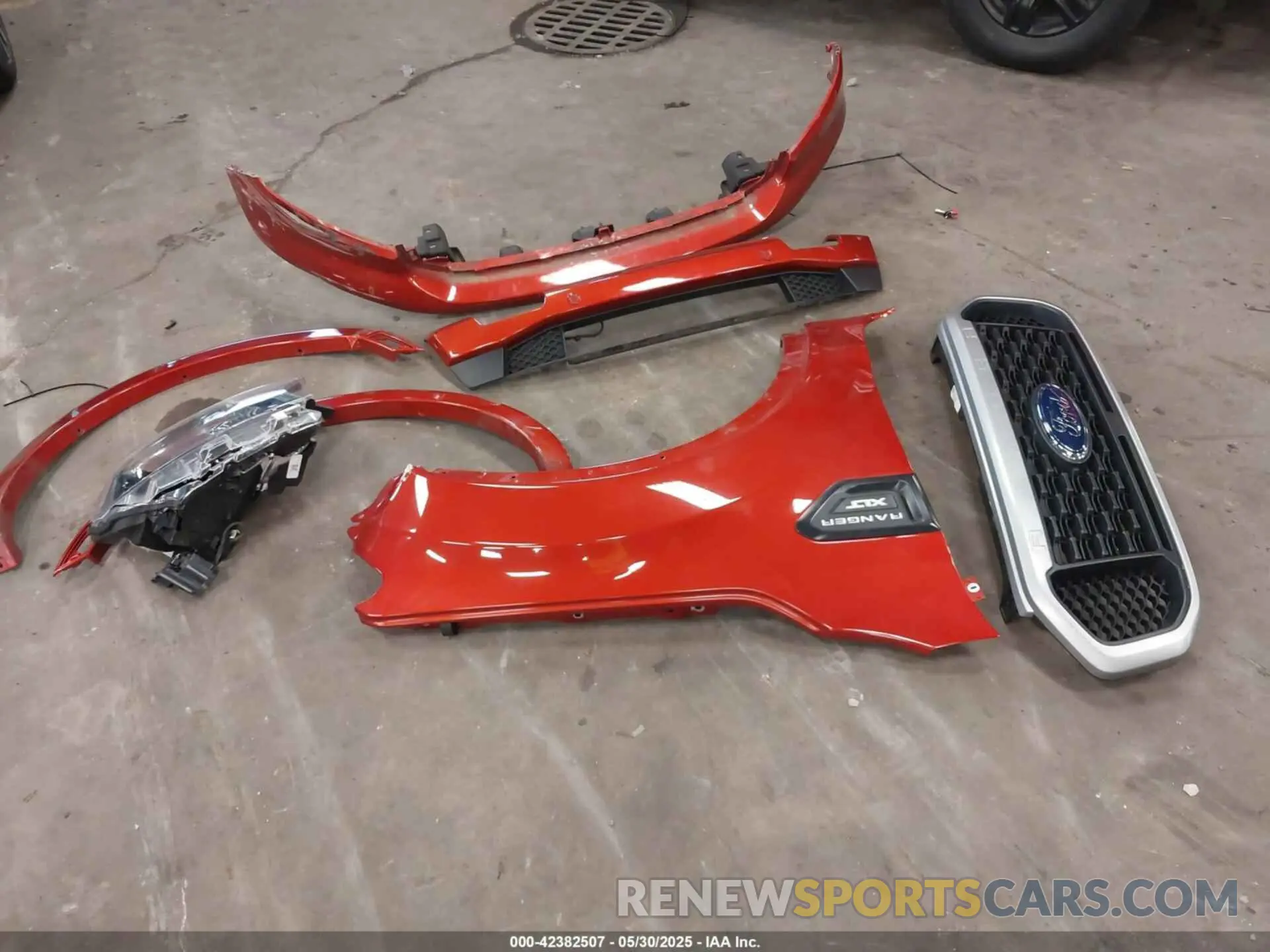 18 Photograph of a damaged car 1FTER4FH4KLA72689 FORD RANGER 2019