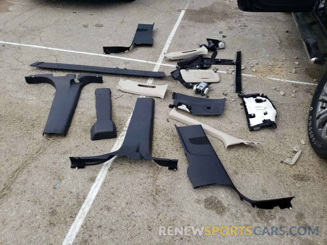 12 Photograph of a damaged car 1FTER4FH6KLA40679 FORD RANGER 2019