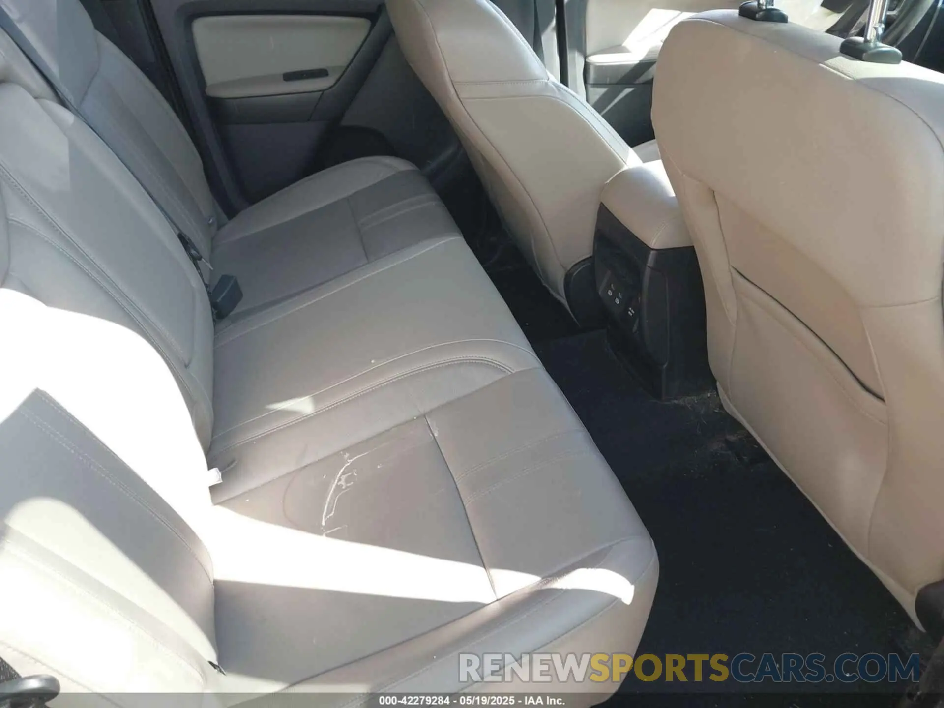 8 Photograph of a damaged car 1FTER4FHXKLA07796 FORD RANGER 2019