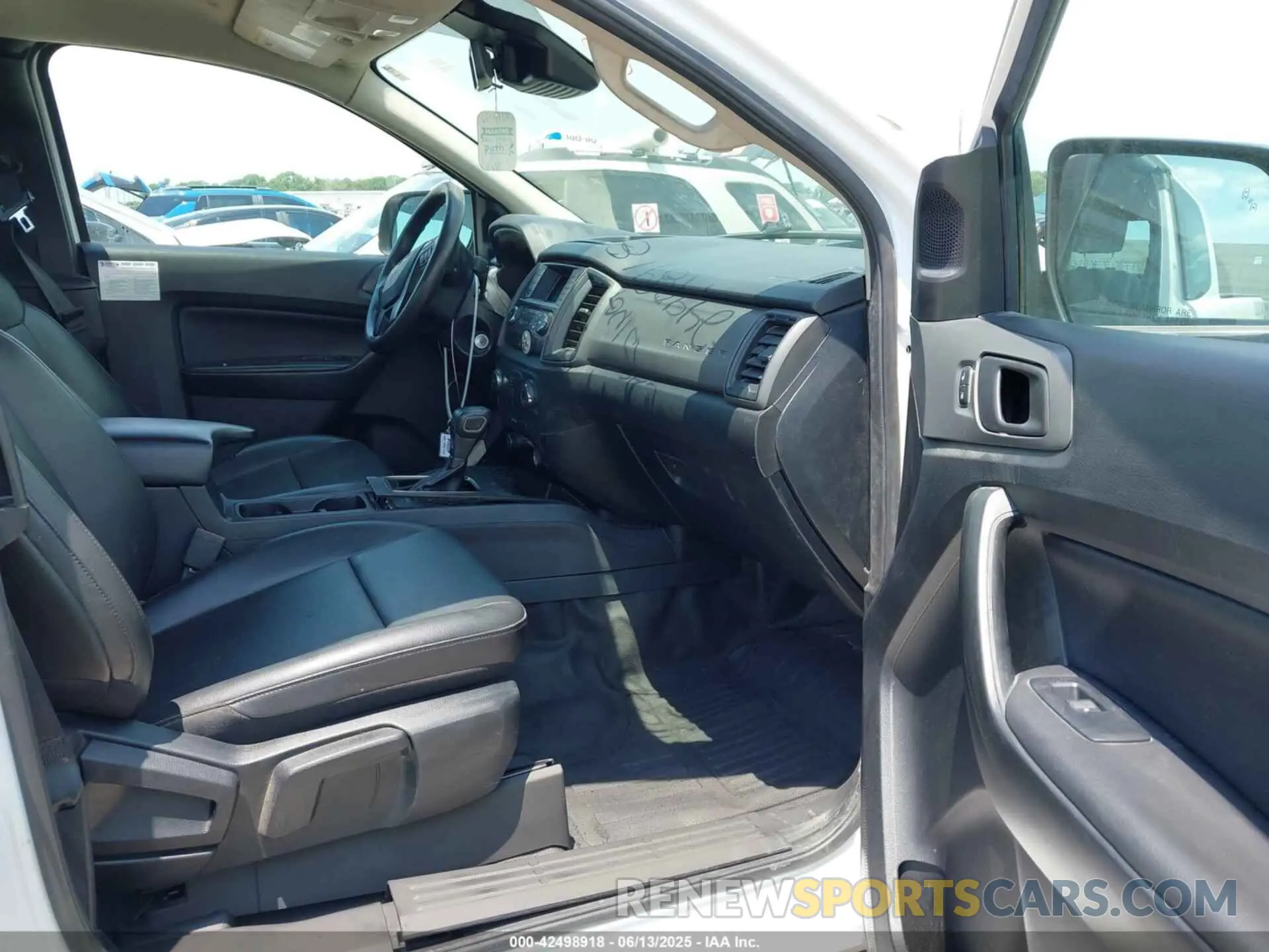 5 Photograph of a damaged car 1FTER1EH5LLA10073 FORD RANGER 2020