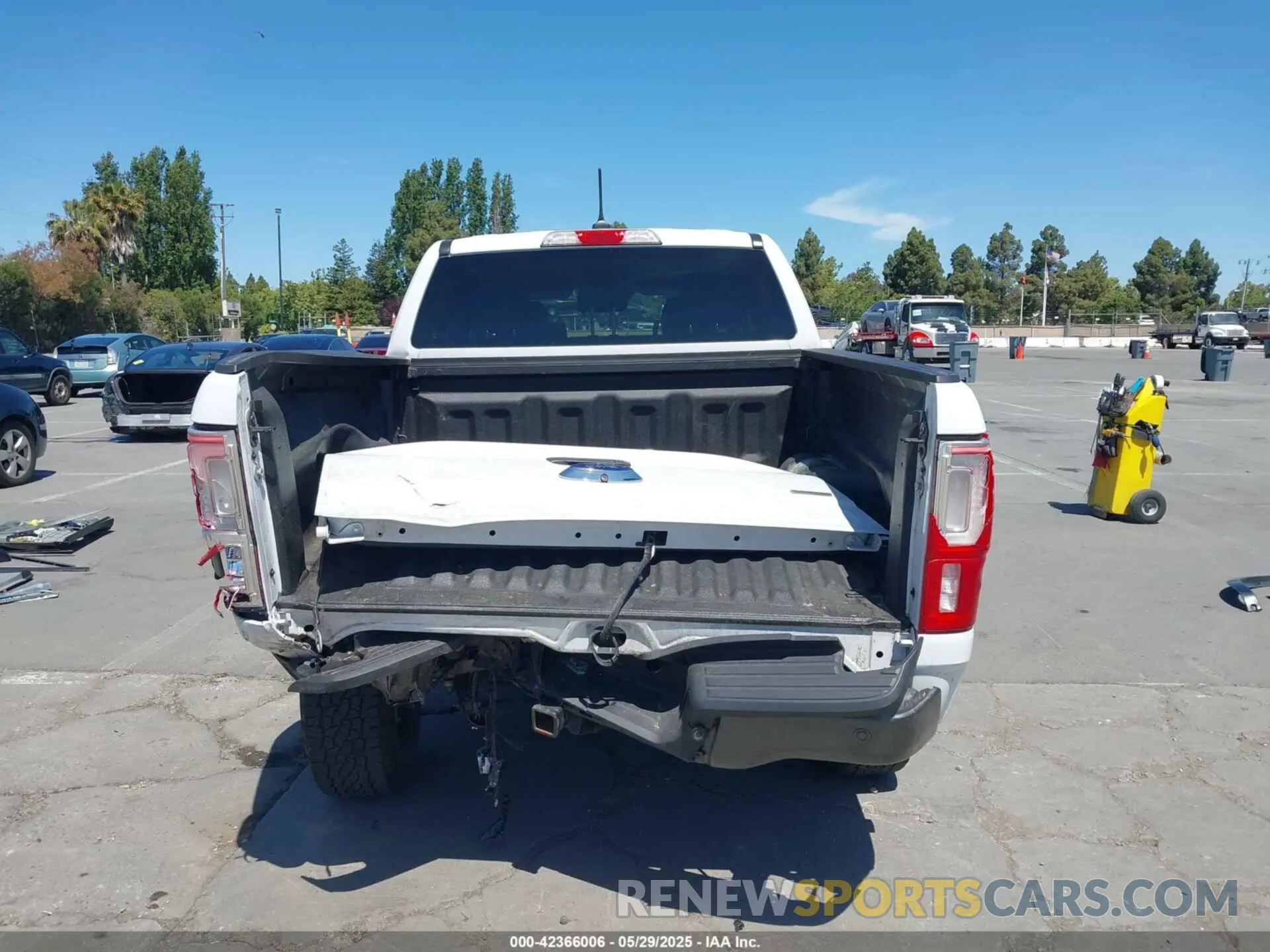 17 Photograph of a damaged car 1FTER4EH5LLA55211 FORD RANGER 2020