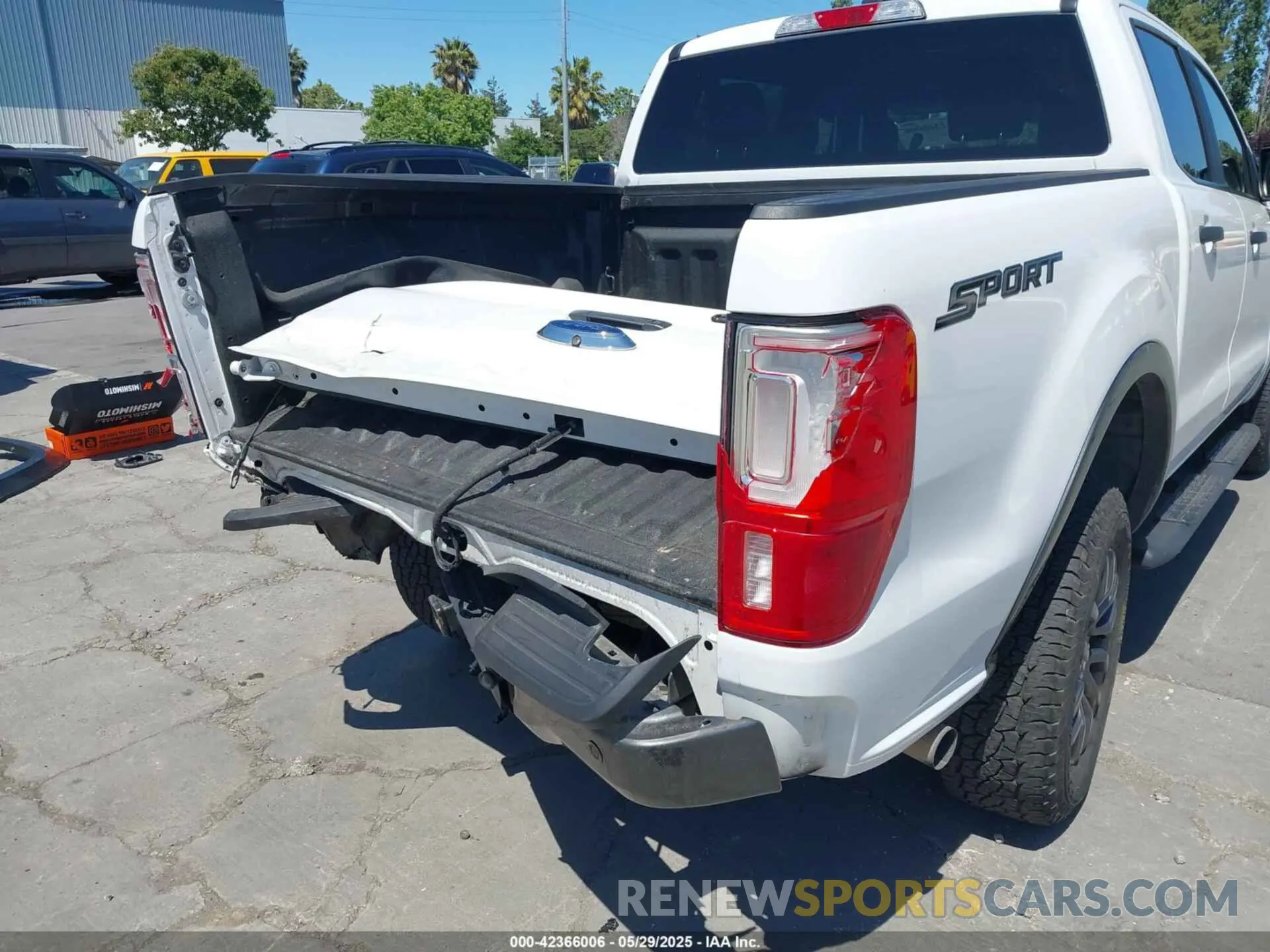 18 Photograph of a damaged car 1FTER4EH5LLA55211 FORD RANGER 2020