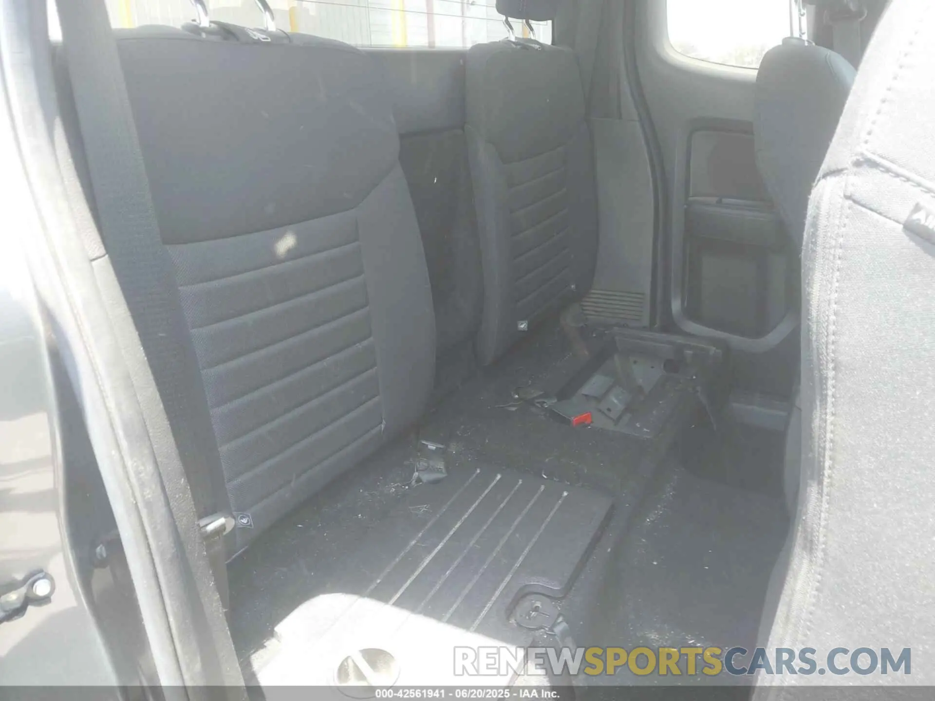 8 Photograph of a damaged car 1FTER1EH4MLD10396 FORD RANGER 2021