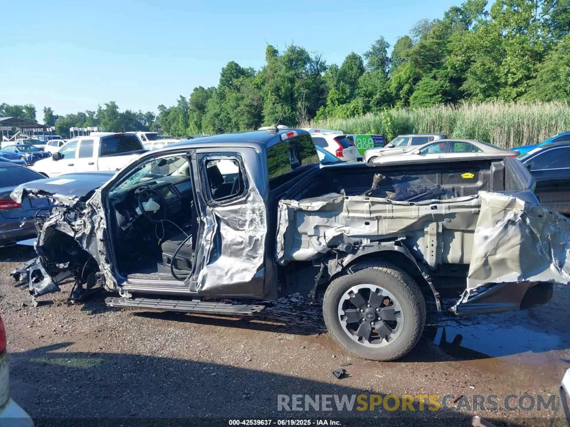 15 Photograph of a damaged car 1FTER1FH3MLD19721 FORD RANGER 2021