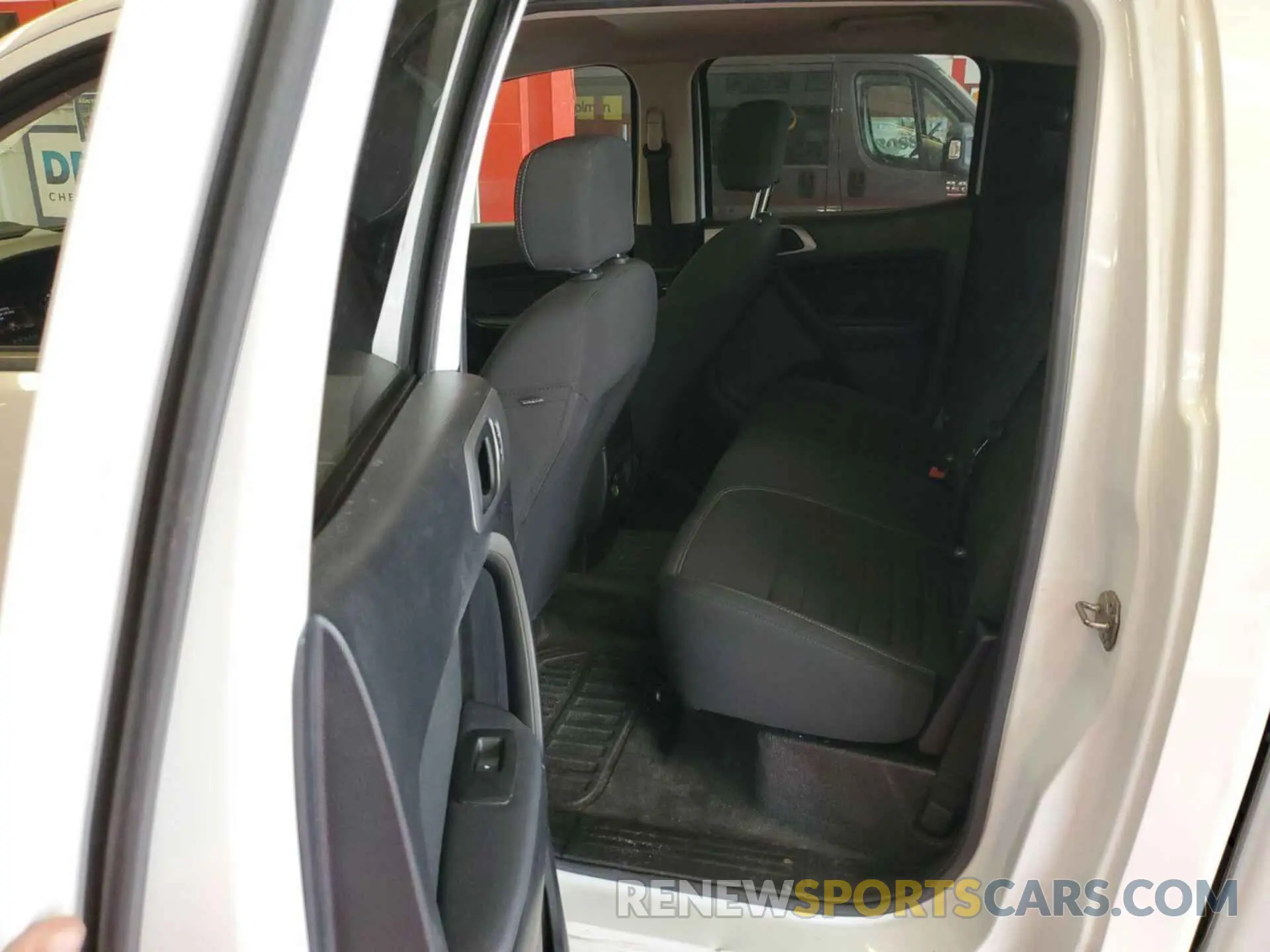17 Photograph of a damaged car 1FTER4FH4MLD63292 FORD RANGER 2021