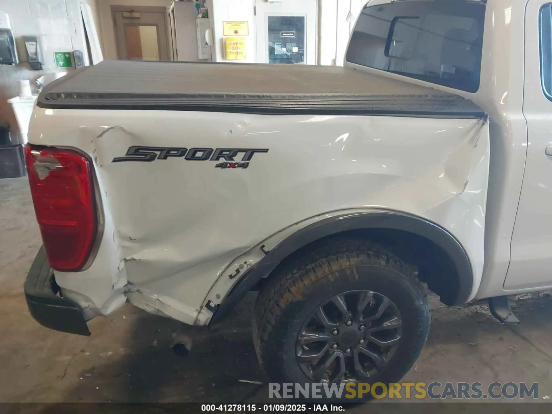 19 Photograph of a damaged car 1FTER4FH5MLD40345 FORD RANGER 2021