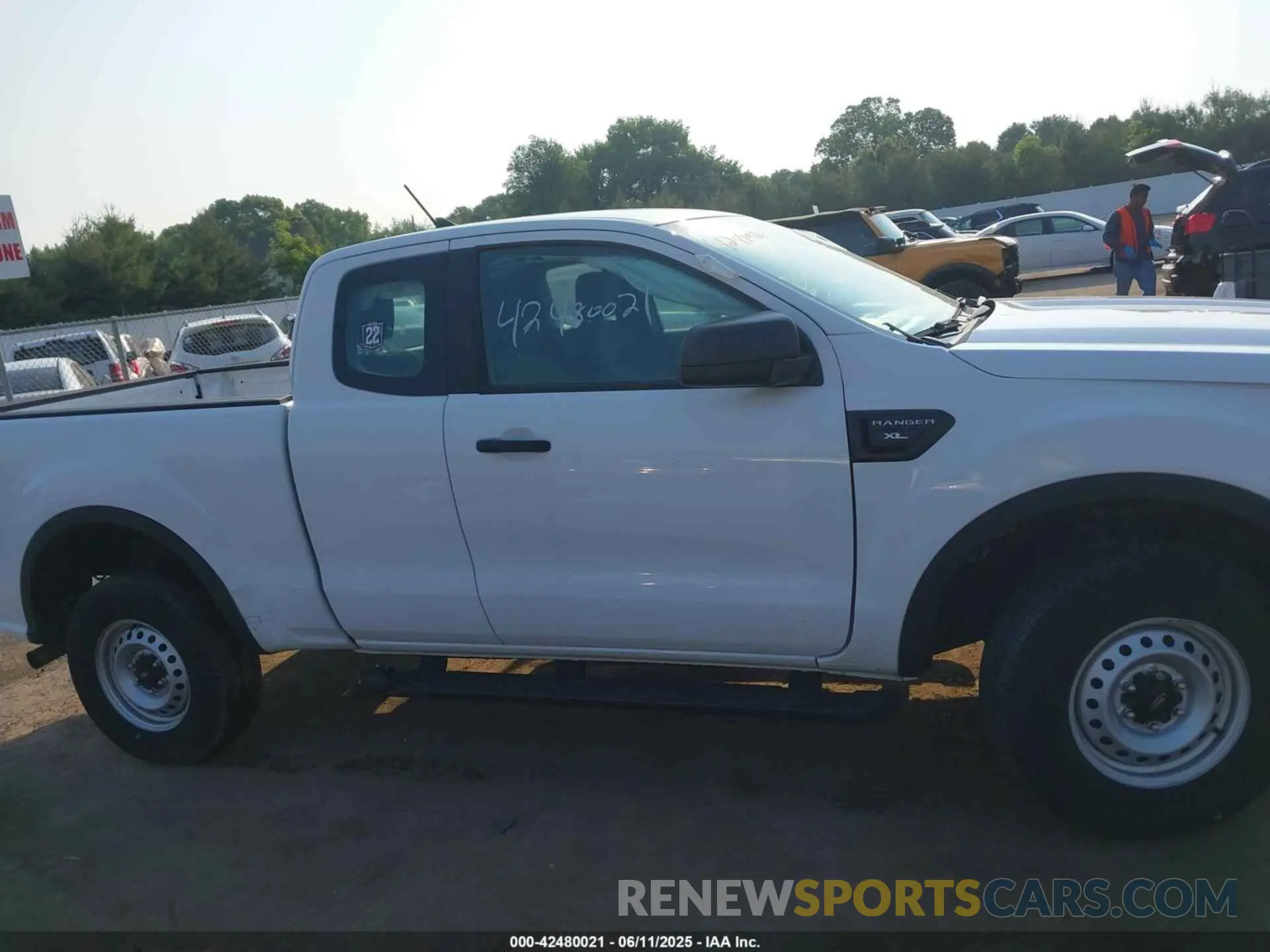14 Photograph of a damaged car 1FTER1EH2NLD19941 FORD RANGER 2022