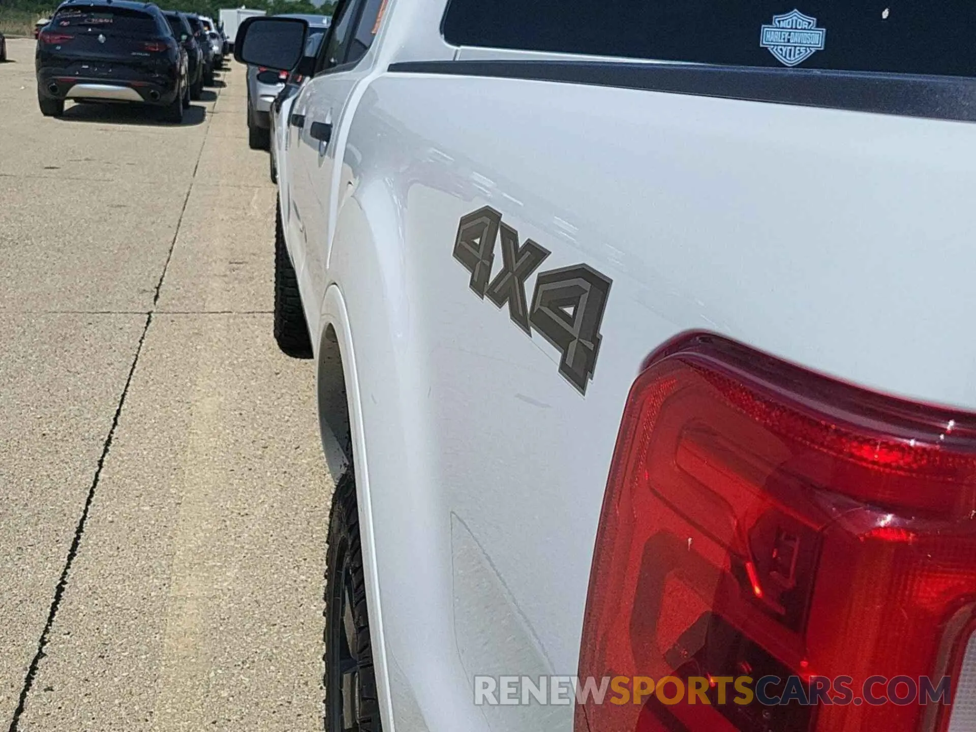 17 Photograph of a damaged car 1FTER4FH1NLD30185 FORD RANGER 2022