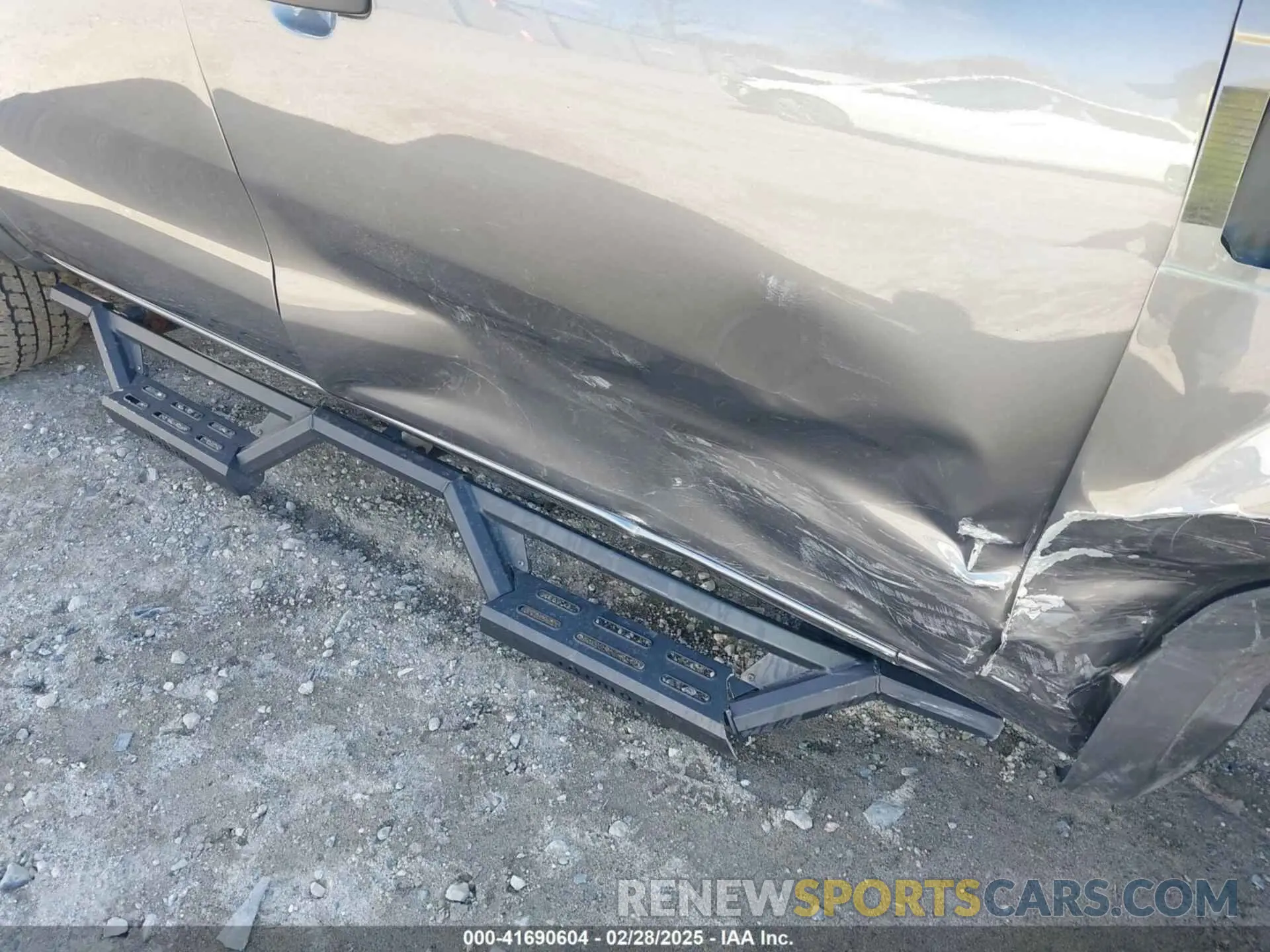 18 Photograph of a damaged car 1FTER4FH5NLD22056 FORD RANGER 2022