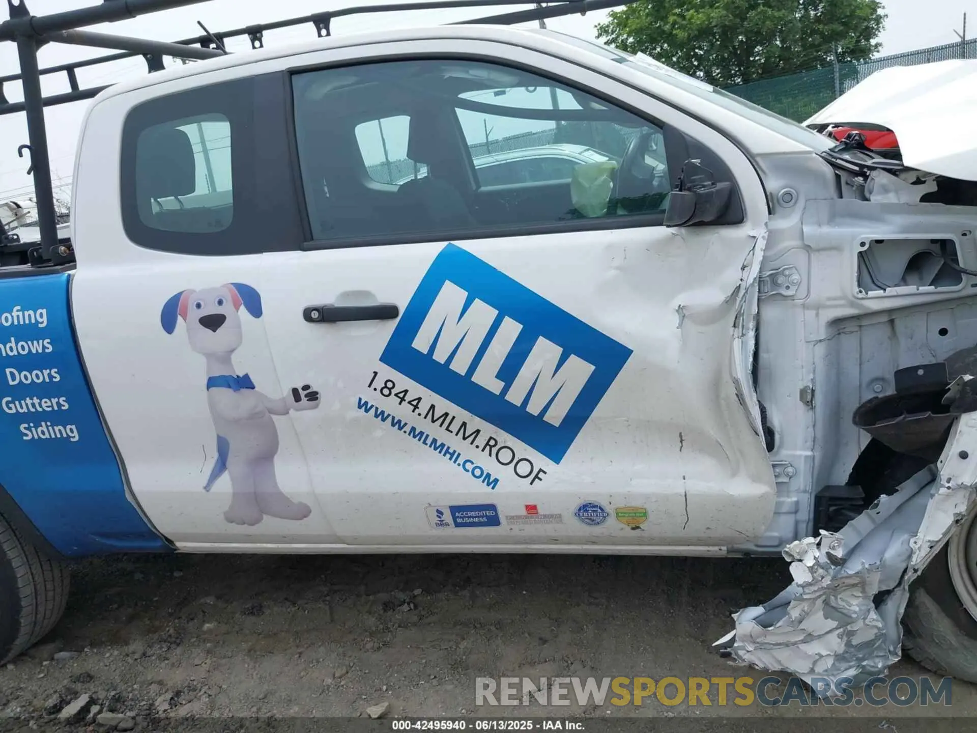 17 Photograph of a damaged car 1FTER1EH5PLE25593 FORD RANGER 2023