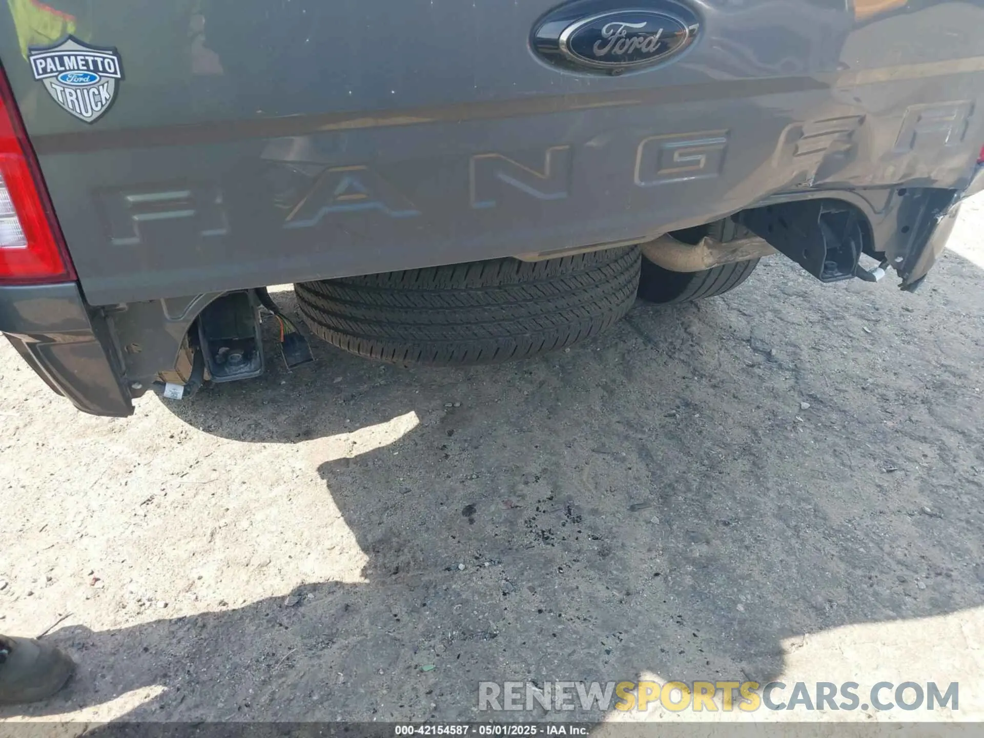 6 Photograph of a damaged car 1FTER4EH5PLE07502 FORD RANGER 2023