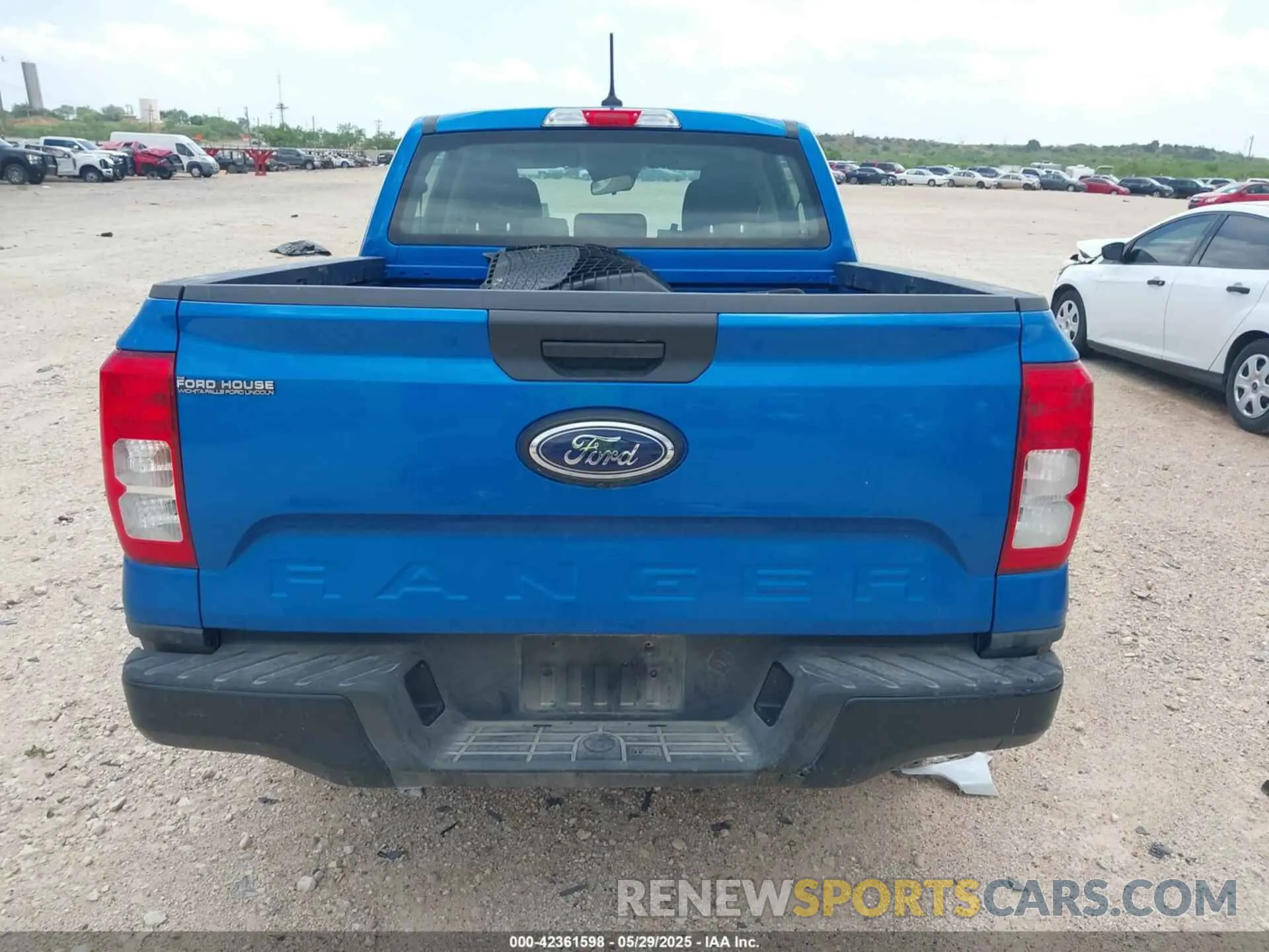 16 Photograph of a damaged car 1FTER4BH4RLE54138 FORD RANGER 2024
