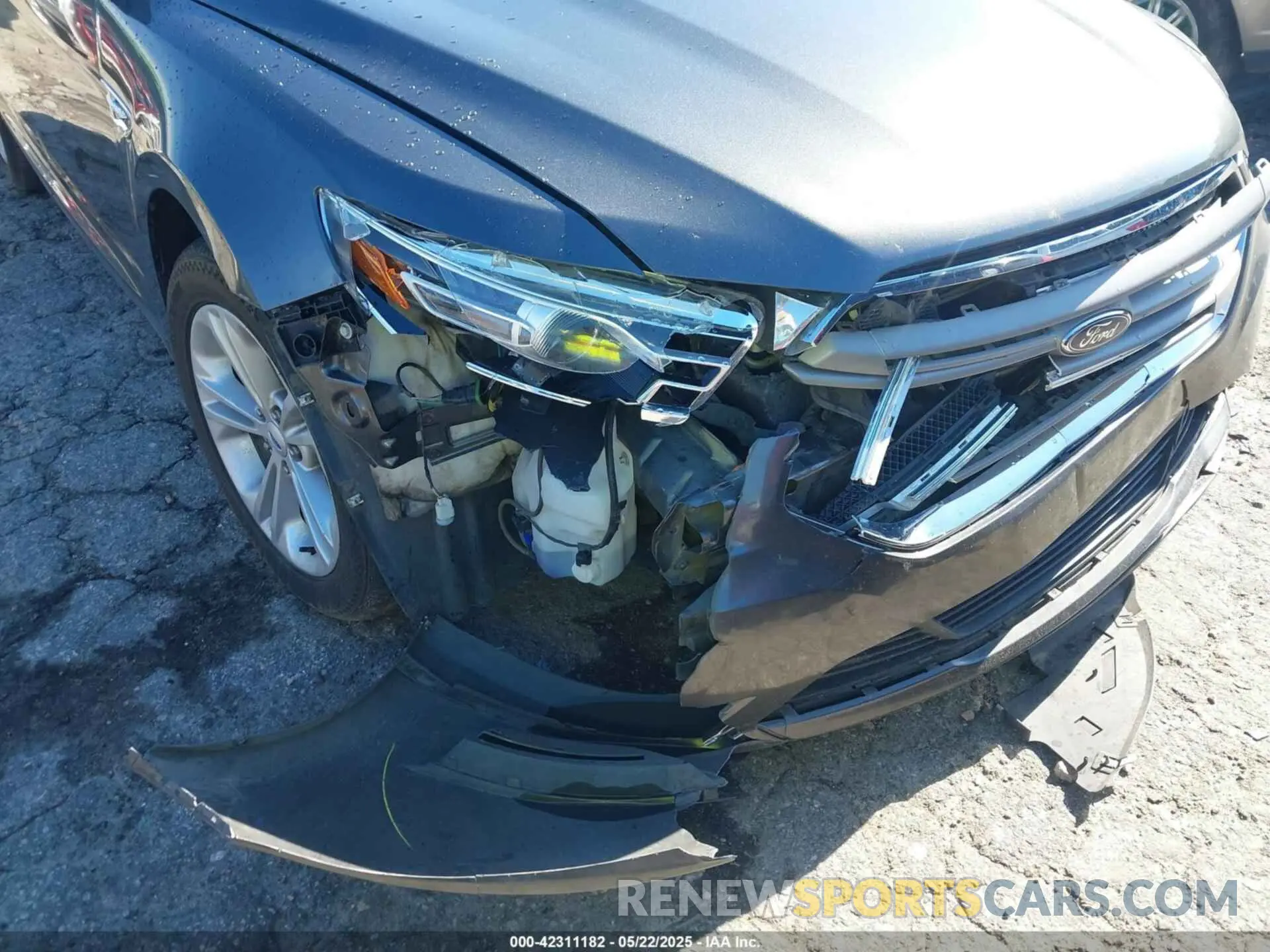 17 Photograph of a damaged car 1FAHP2D82KG117511 FORD TAURUS 2019