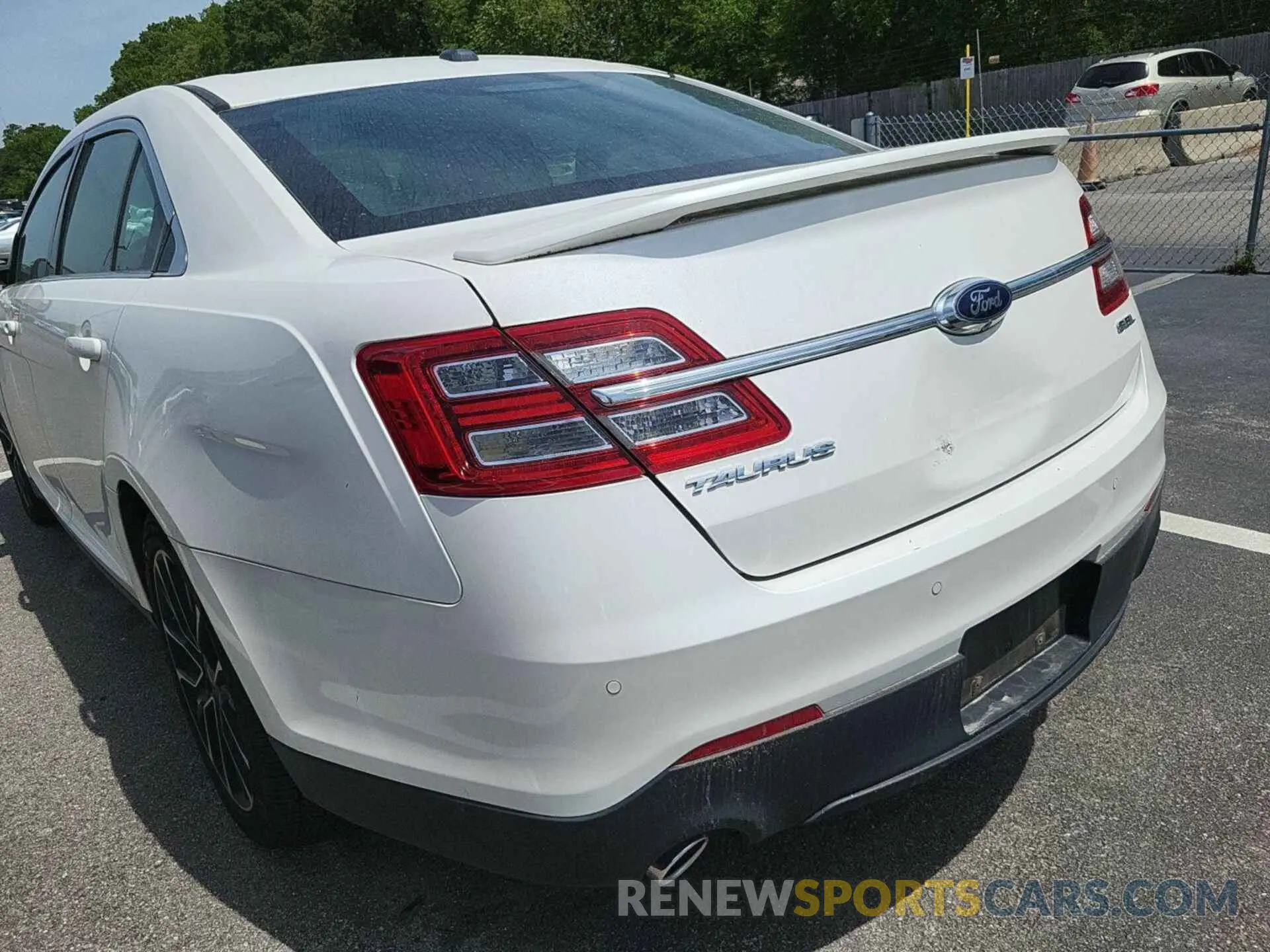 16 Photograph of a damaged car 1FAHP2E82KG100559 FORD TAURUS 2019