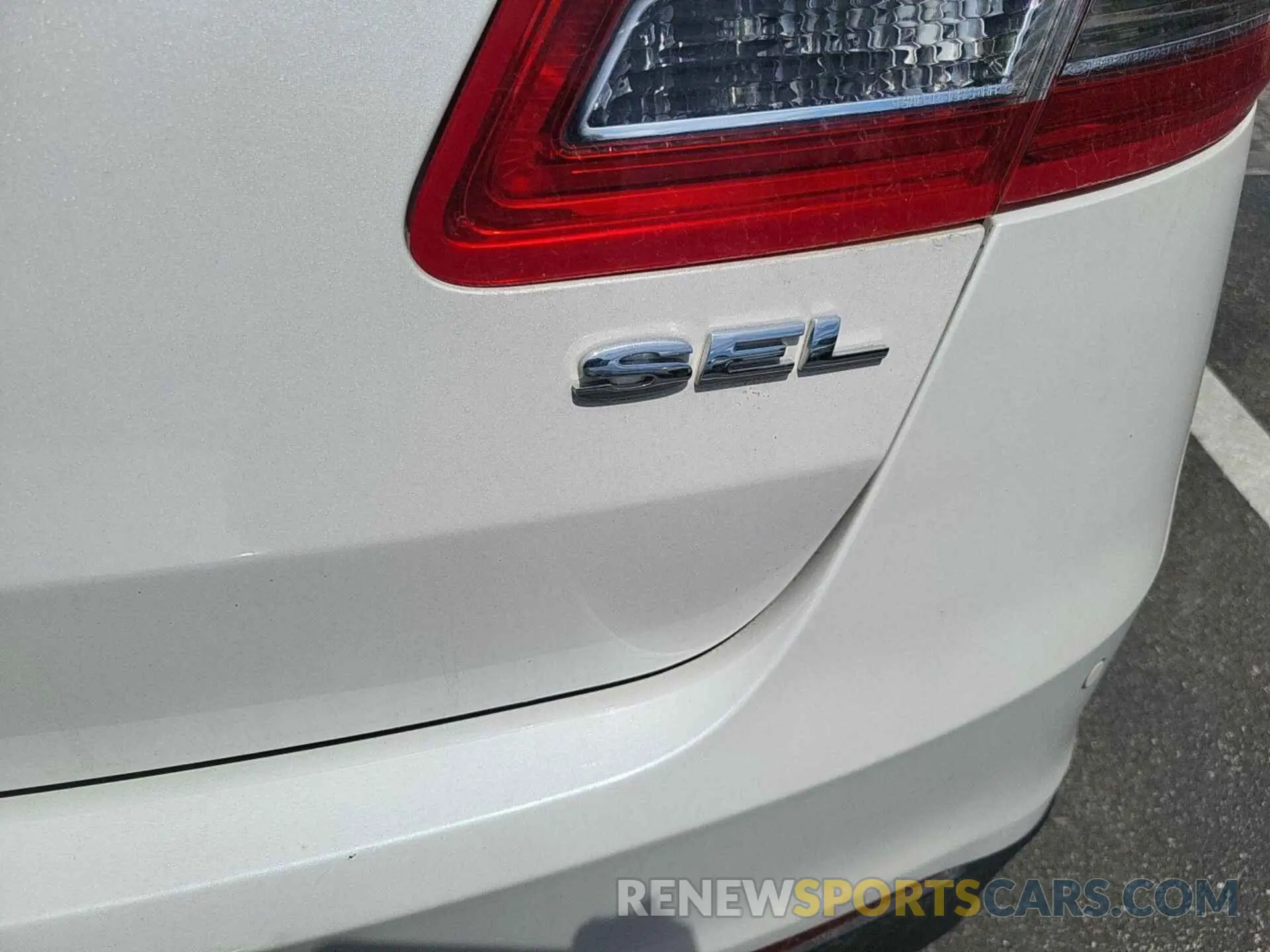 26 Photograph of a damaged car 1FAHP2E82KG100559 FORD TAURUS 2019