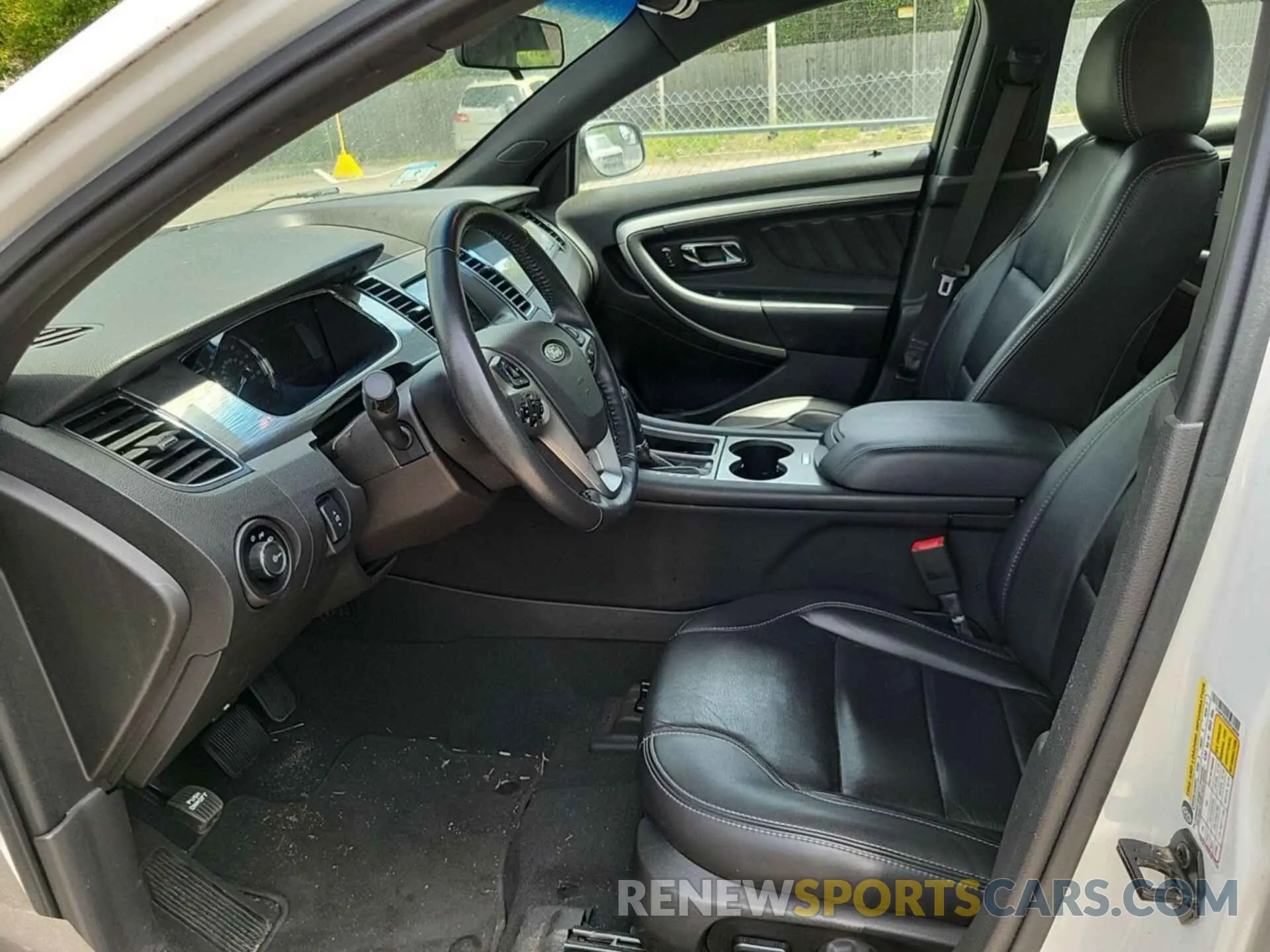 28 Photograph of a damaged car 1FAHP2E82KG100559 FORD TAURUS 2019