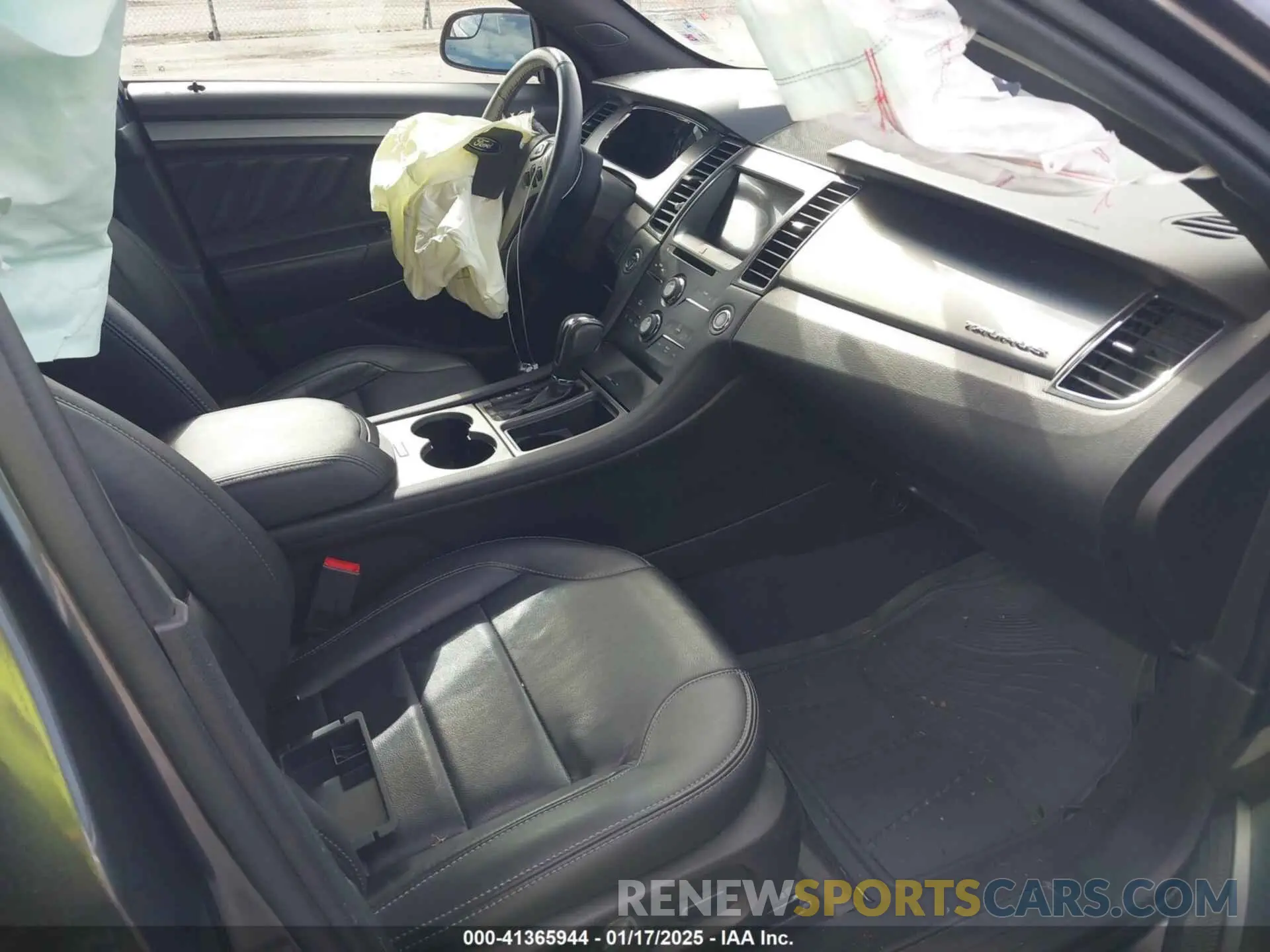 5 Photograph of a damaged car 1FAHP2E87KG105434 FORD TAURUS 2019