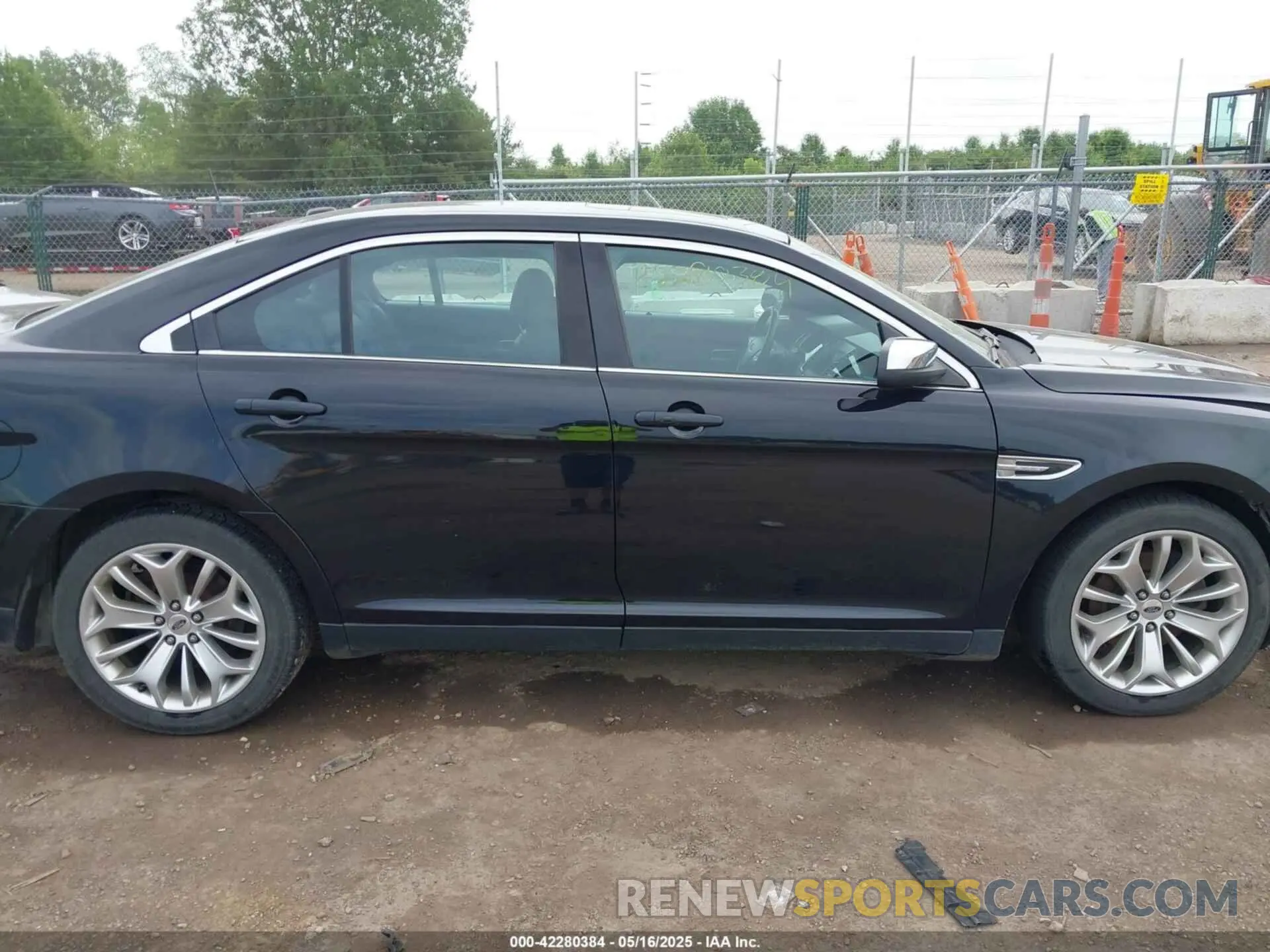 14 Photograph of a damaged car 1FAHP2F82KG111088 FORD TAURUS 2019