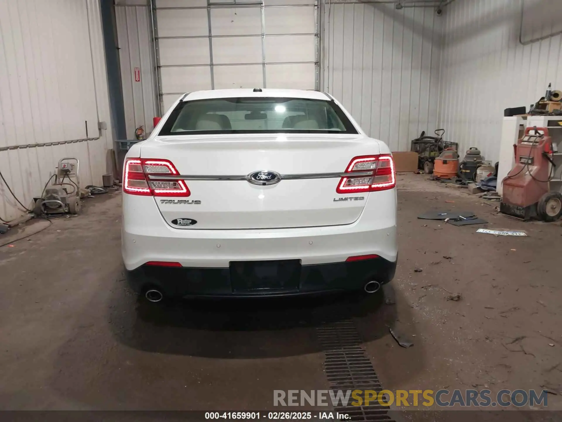 16 Photograph of a damaged car 1FAHP2F84KG118222 FORD TAURUS 2019