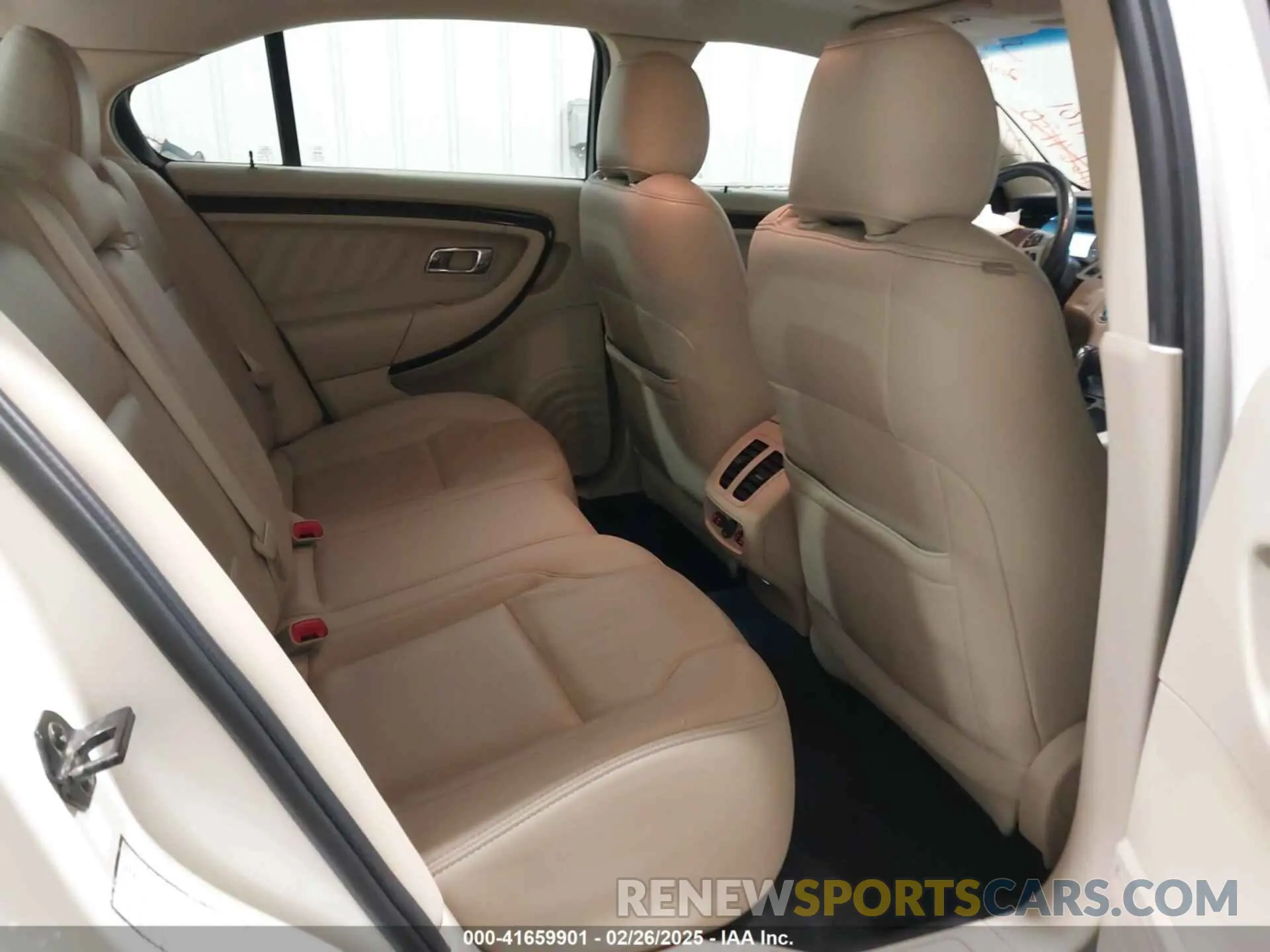 8 Photograph of a damaged car 1FAHP2F84KG118222 FORD TAURUS 2019