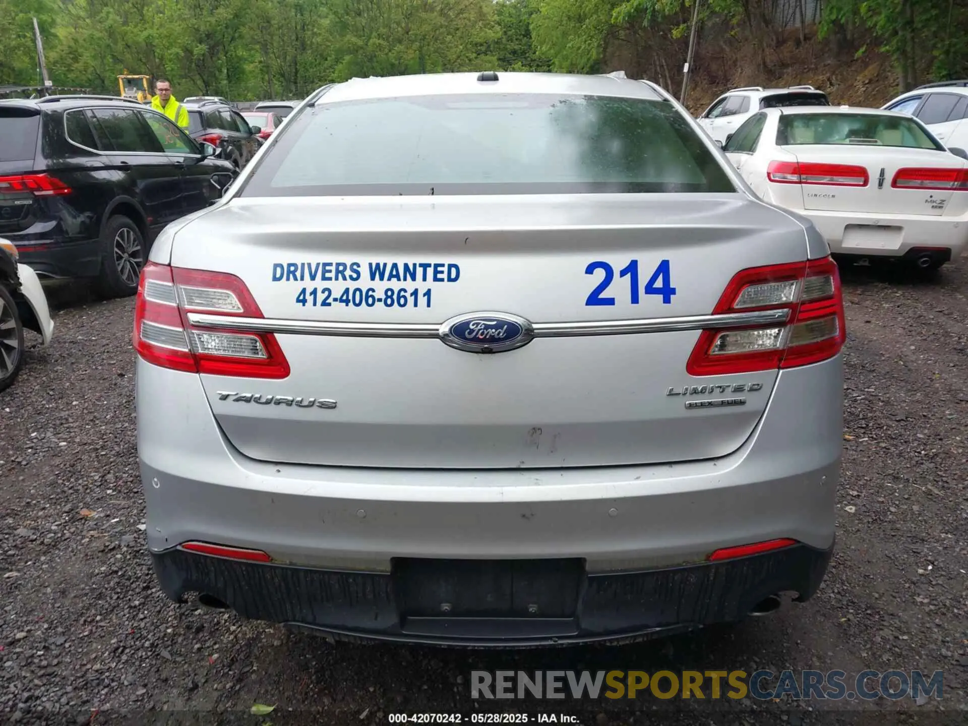 16 Photograph of a damaged car 1FAHP2F88KG109331 FORD TAURUS 2019