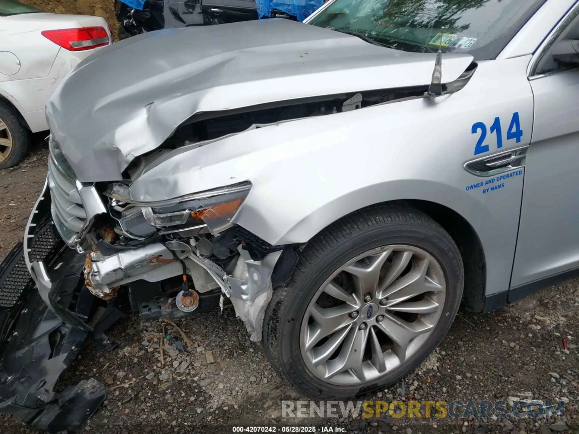 18 Photograph of a damaged car 1FAHP2F88KG109331 FORD TAURUS 2019