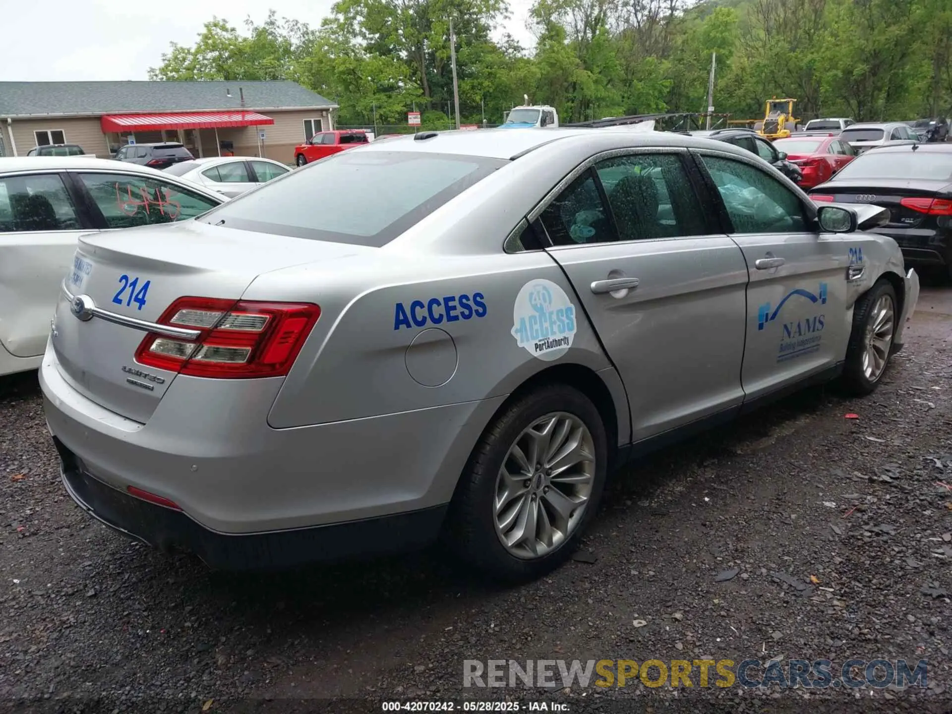 4 Photograph of a damaged car 1FAHP2F88KG109331 FORD TAURUS 2019