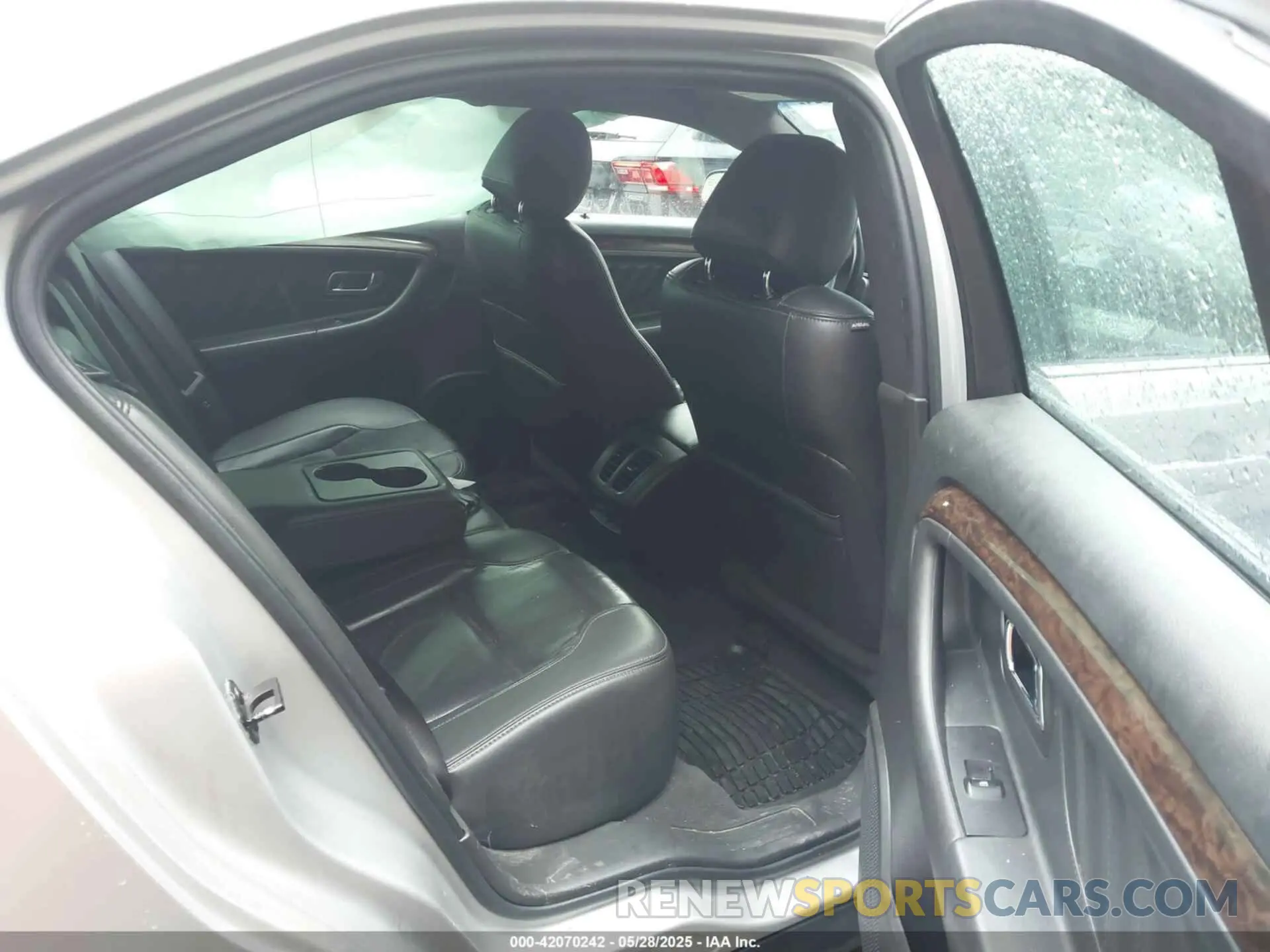 8 Photograph of a damaged car 1FAHP2F88KG109331 FORD TAURUS 2019