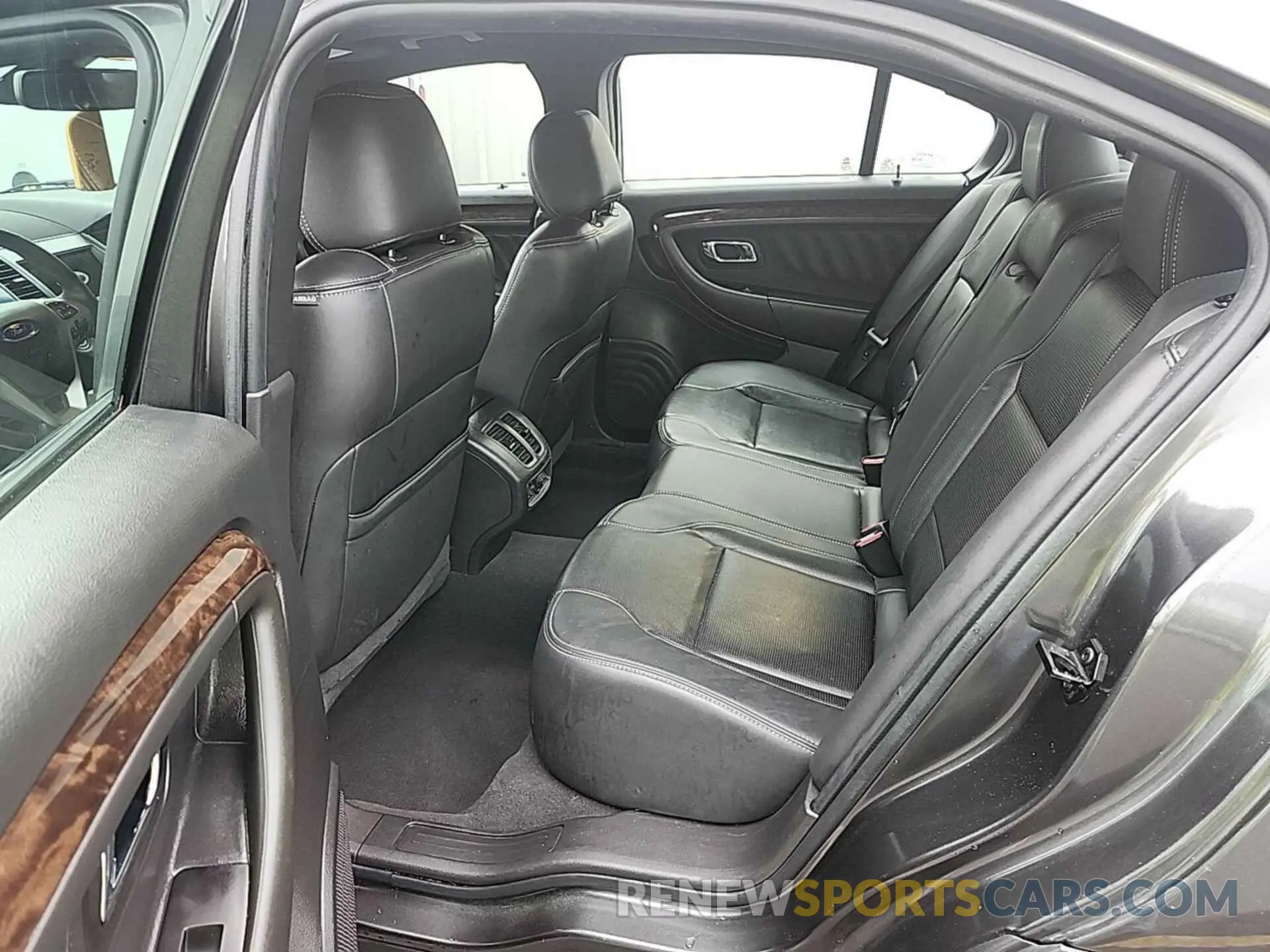 24 Photograph of a damaged car 1FAHP2F89KG108897 FORD TAURUS 2019