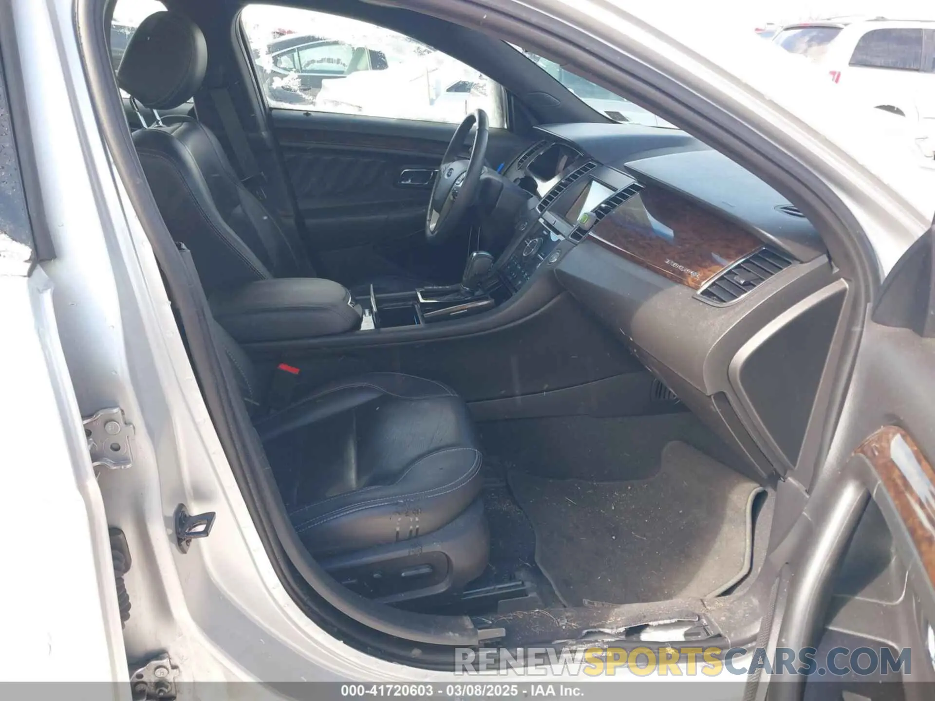 5 Photograph of a damaged car 1FAHP2J80KG116832 FORD TAURUS 2019