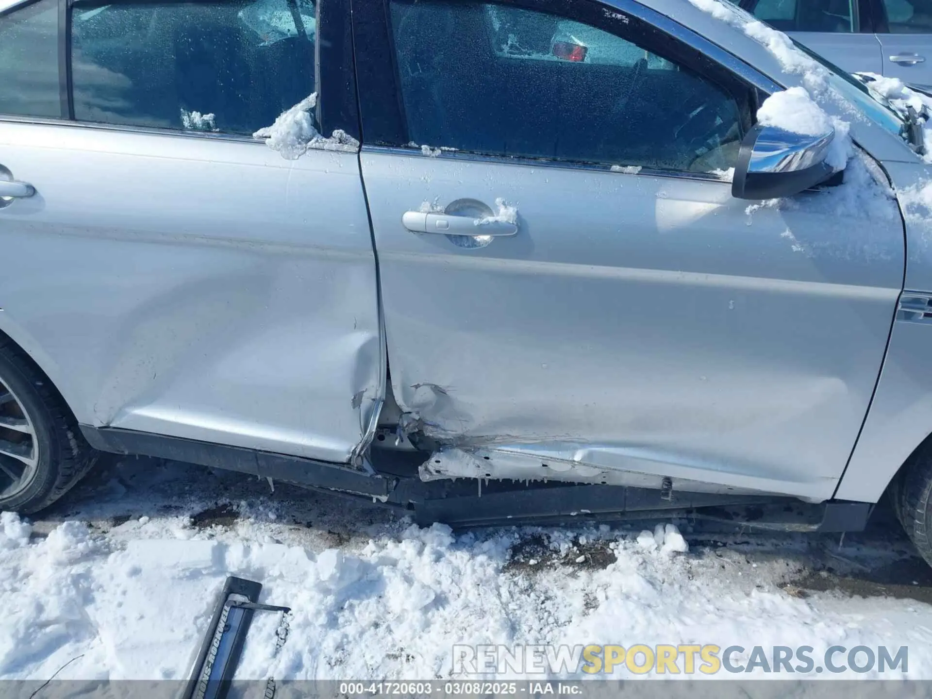 6 Photograph of a damaged car 1FAHP2J80KG116832 FORD TAURUS 2019