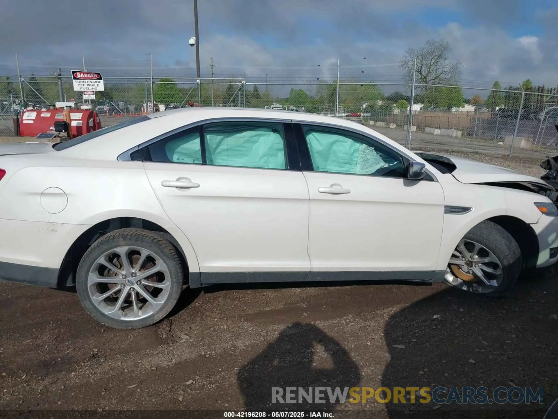 12 Photograph of a damaged car 1FAHP2J86KG100800 FORD TAURUS 2019